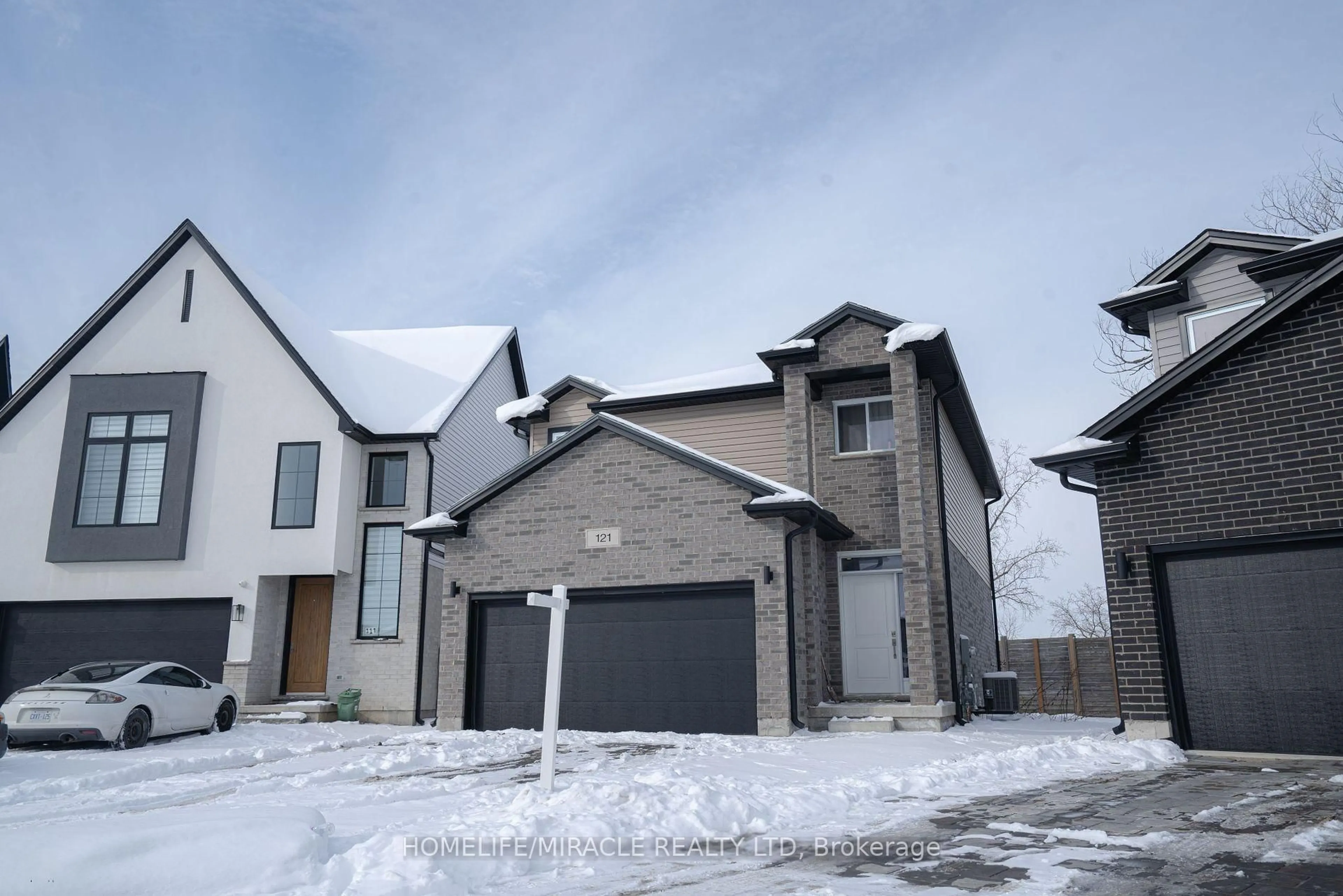 A pic from outside/outdoor area/front of a property/back of a property/a pic from drone, street for 121 Marconi Crt, London East Ontario N5V 0C9