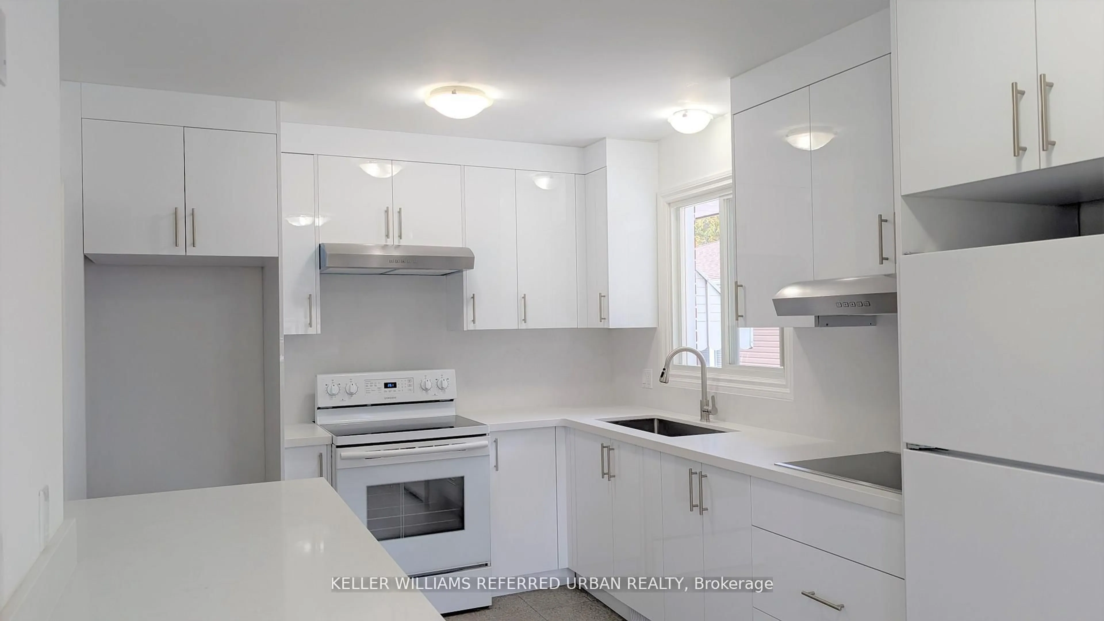 Standard kitchen, ceramic/tile floor for 461 Geneva St, St. Catharines Ontario L2N 2H2
