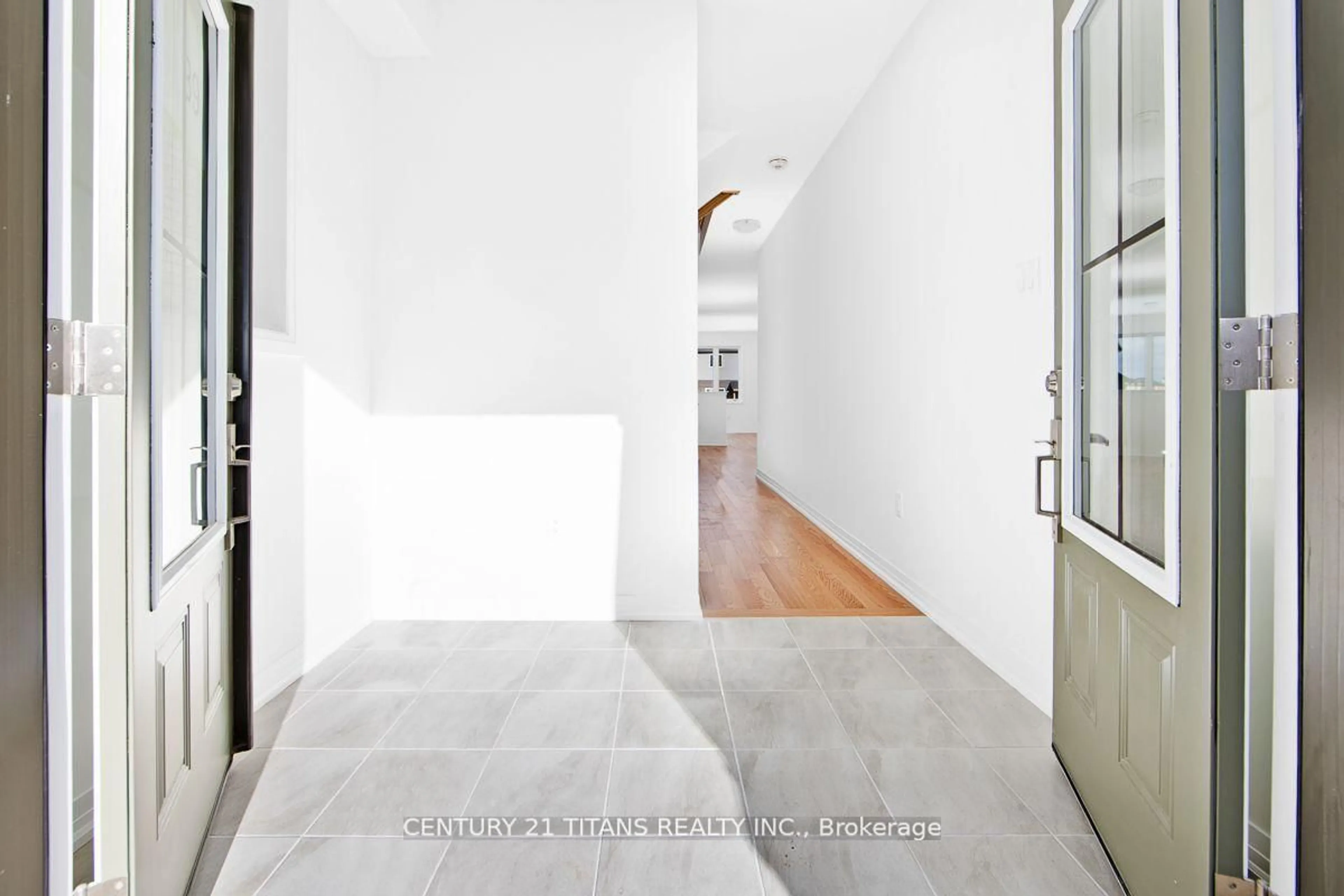 Indoor foyer for 159 Velvet Way, Thorold Ontario L2V 0P1