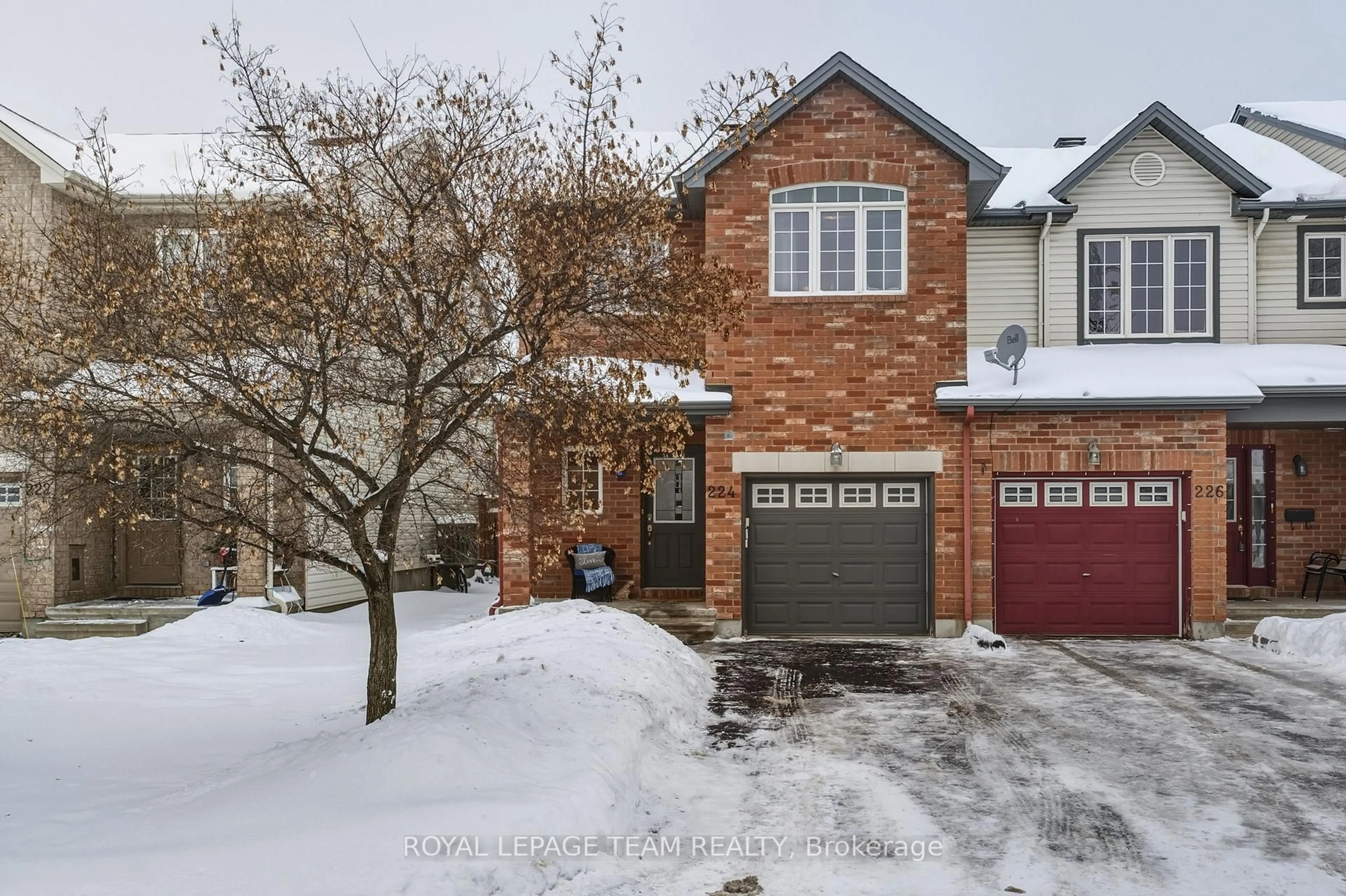 A pic from outside/outdoor area/front of a property/back of a property/a pic from drone, street for 224 Opus St, Ottawa Ontario K2S 0J1