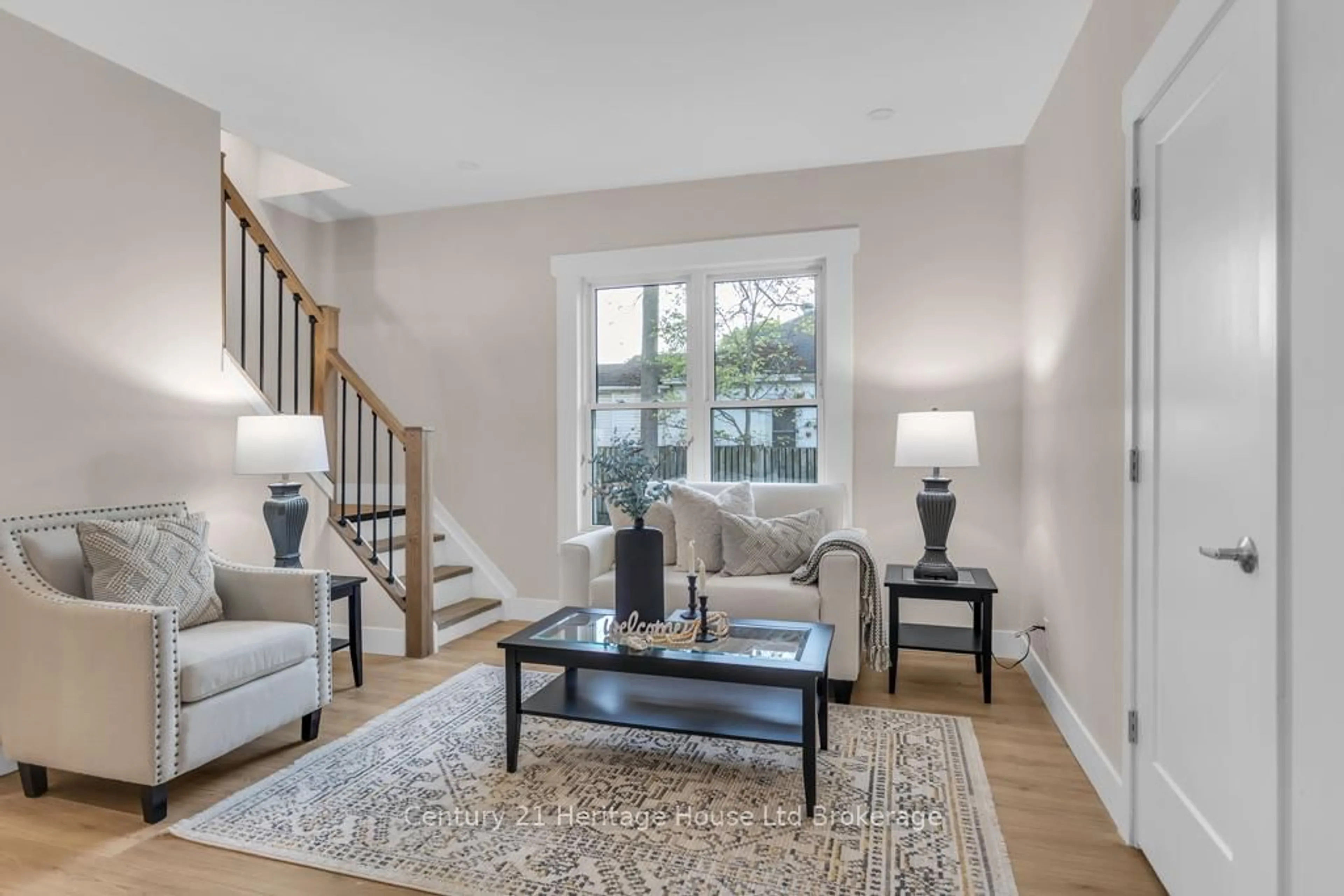 Living room with furniture, unknown for 209 Victoria St, Ingersoll Ontario N5C 2N2