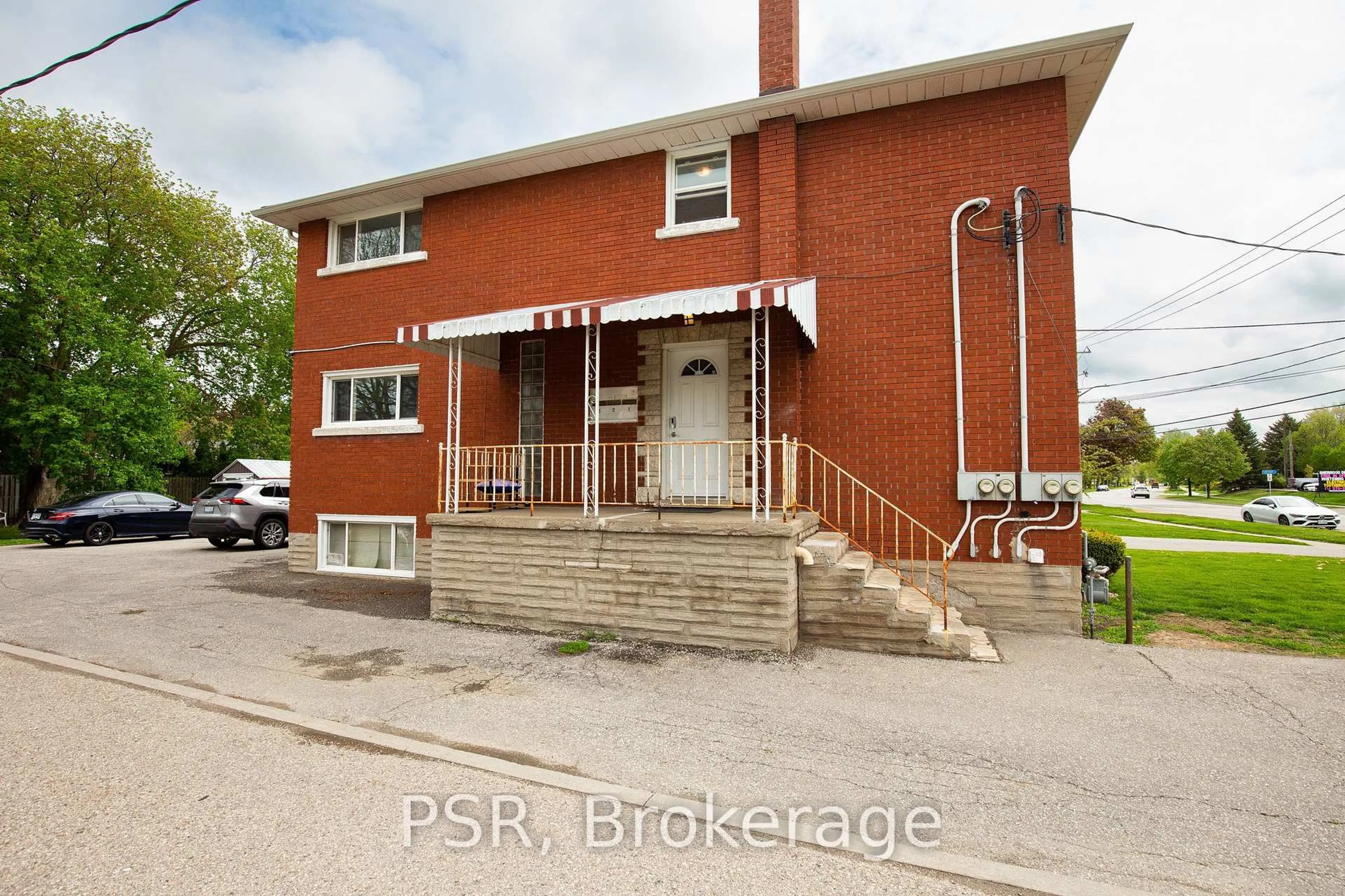 Home with brick exterior material, street for 514 Krug St, Kitchener Ontario N2B 1L6