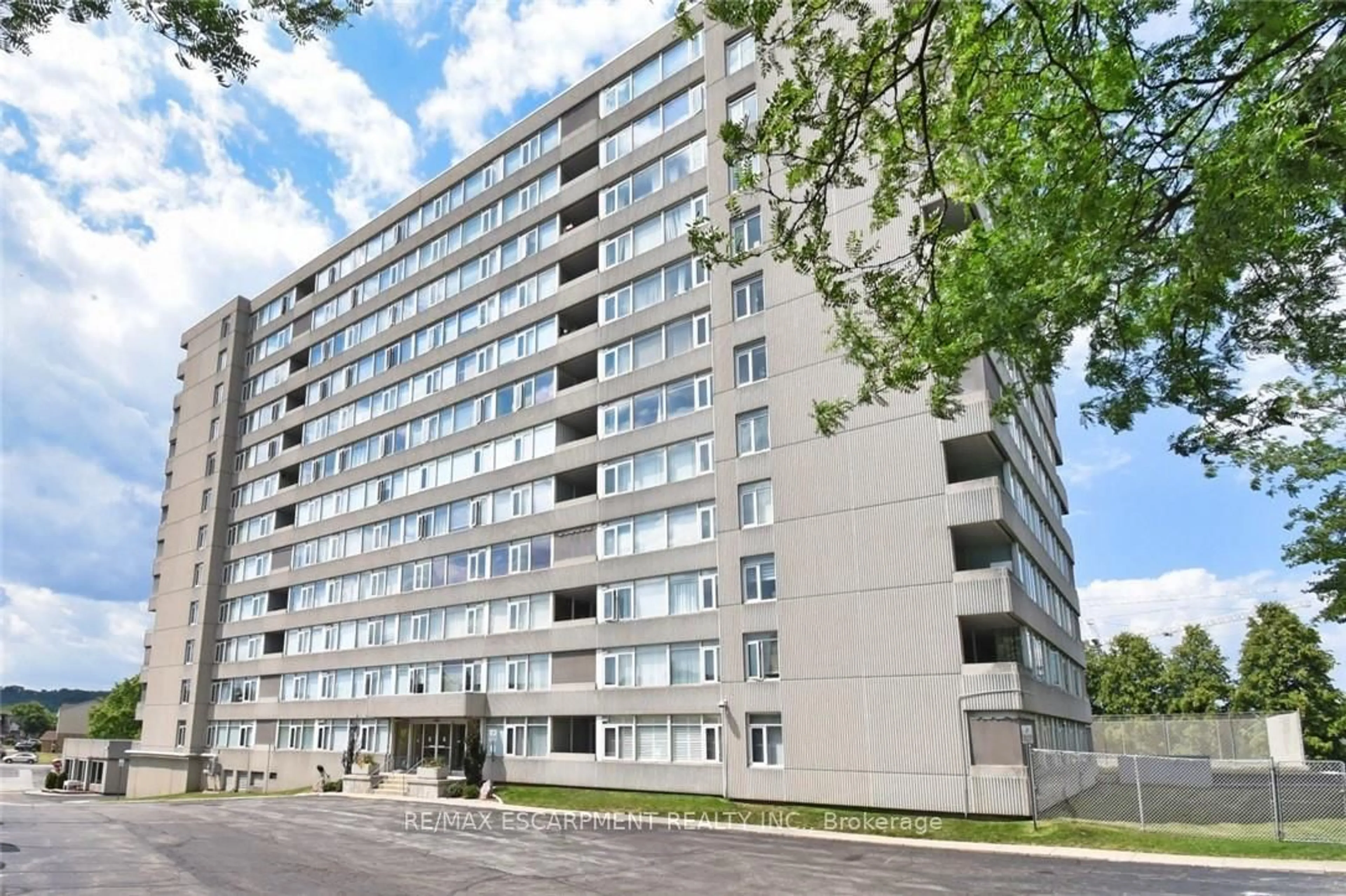 Unknown for 40 Harrisford St #108, Hamilton Ontario L8K 6N1