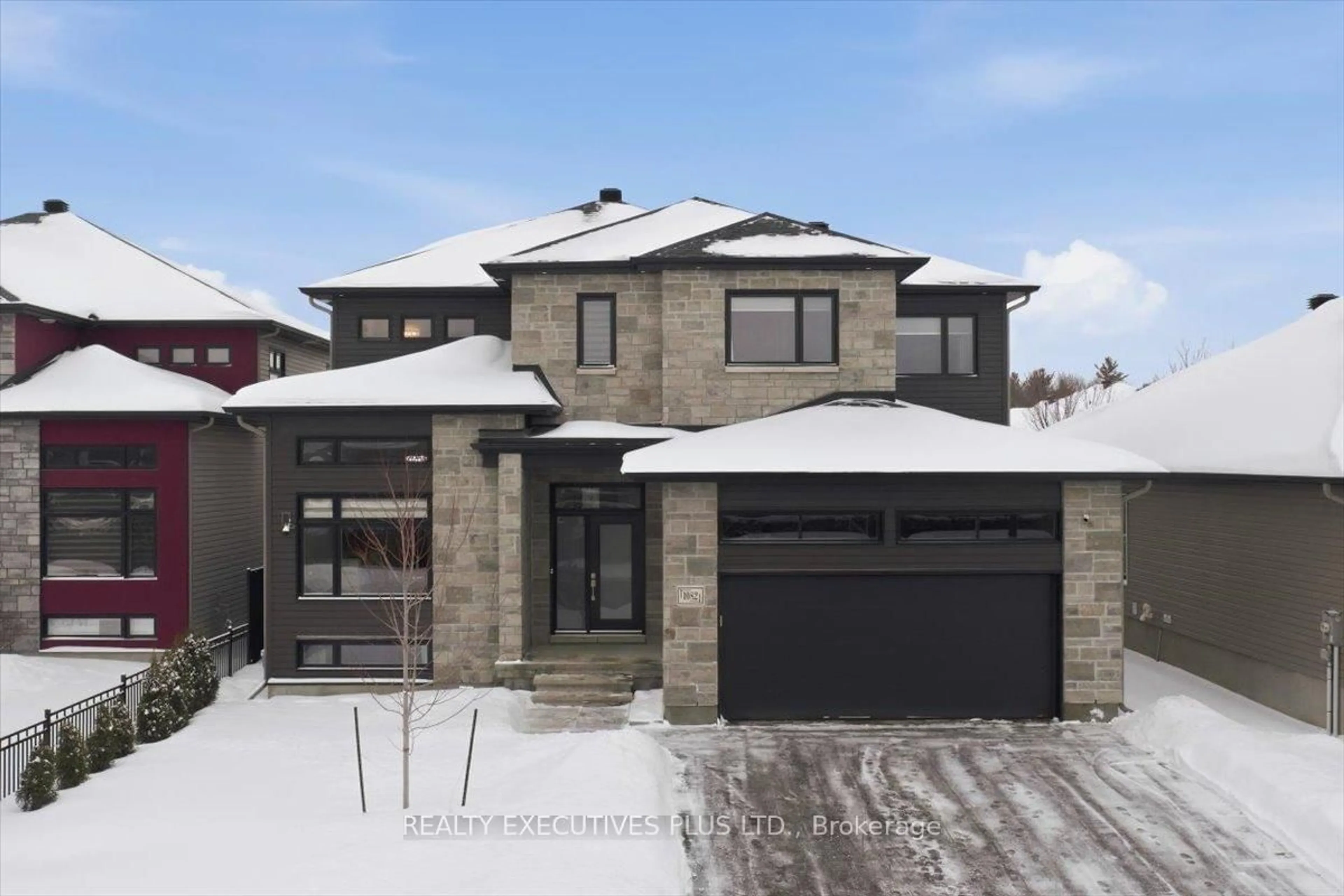 Home with brick exterior material, street for 1082 Docteur Corbeil Blvd, Clarence-Rockland Ontario K4K 0E9