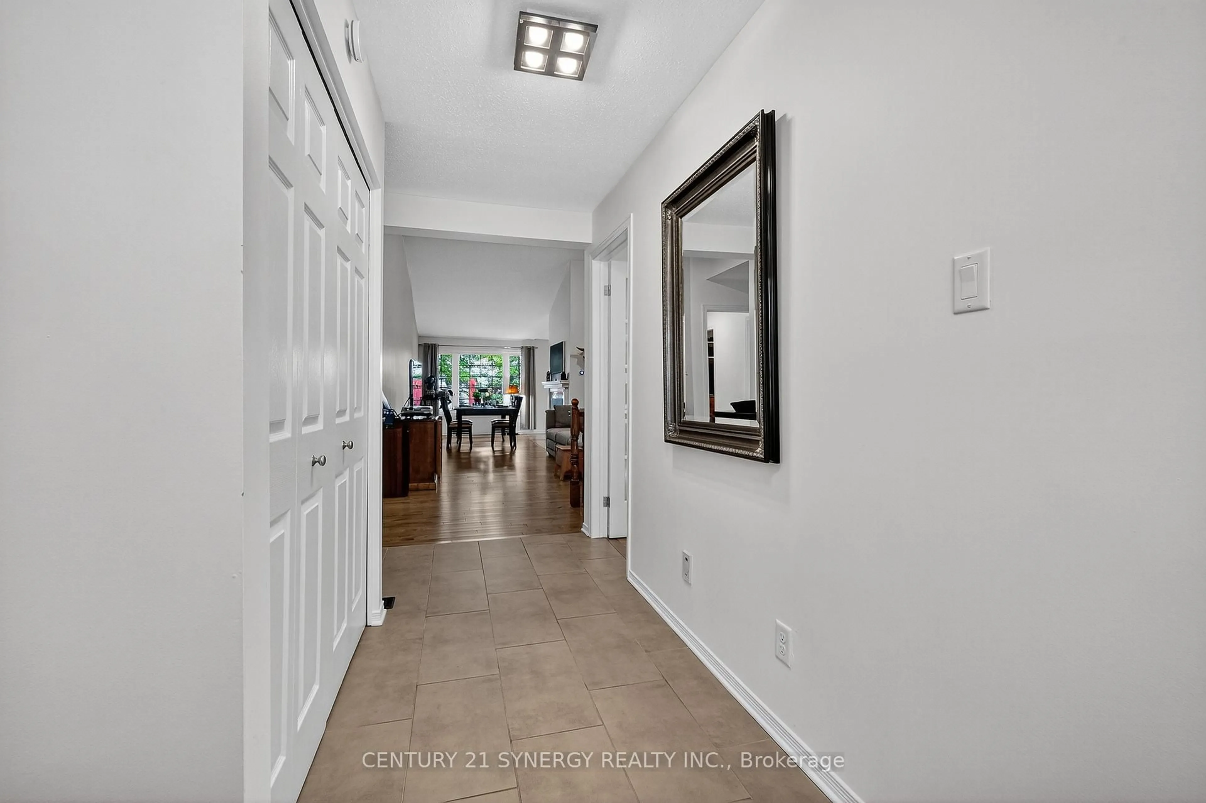 Indoor entryway for 18 Oyster Bay Crt #47, Stittsville Ontario K2S 1H3