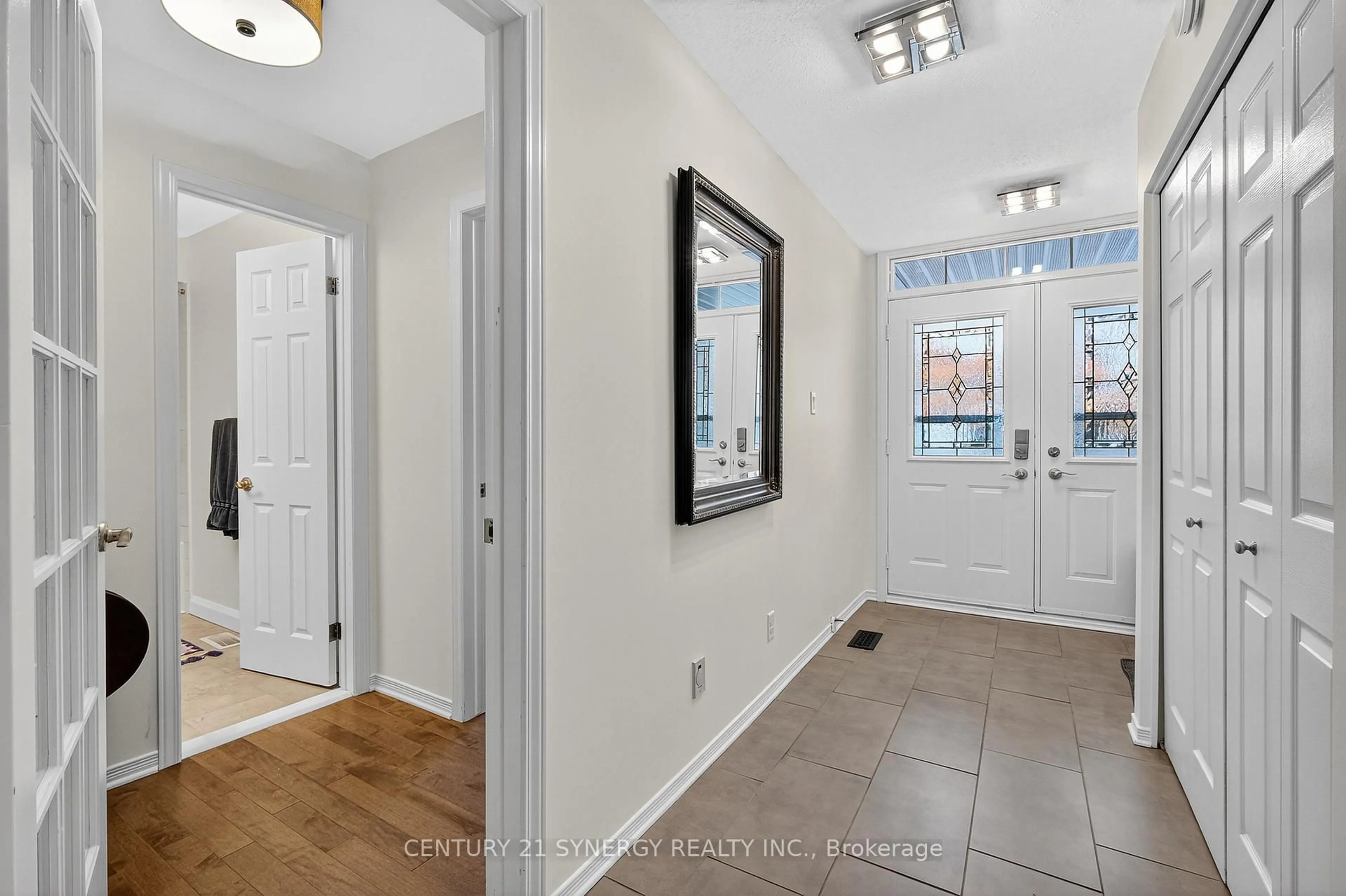 Indoor entryway for 18 Oyster Bay Crt #47, Stittsville Ontario K2S 1H3