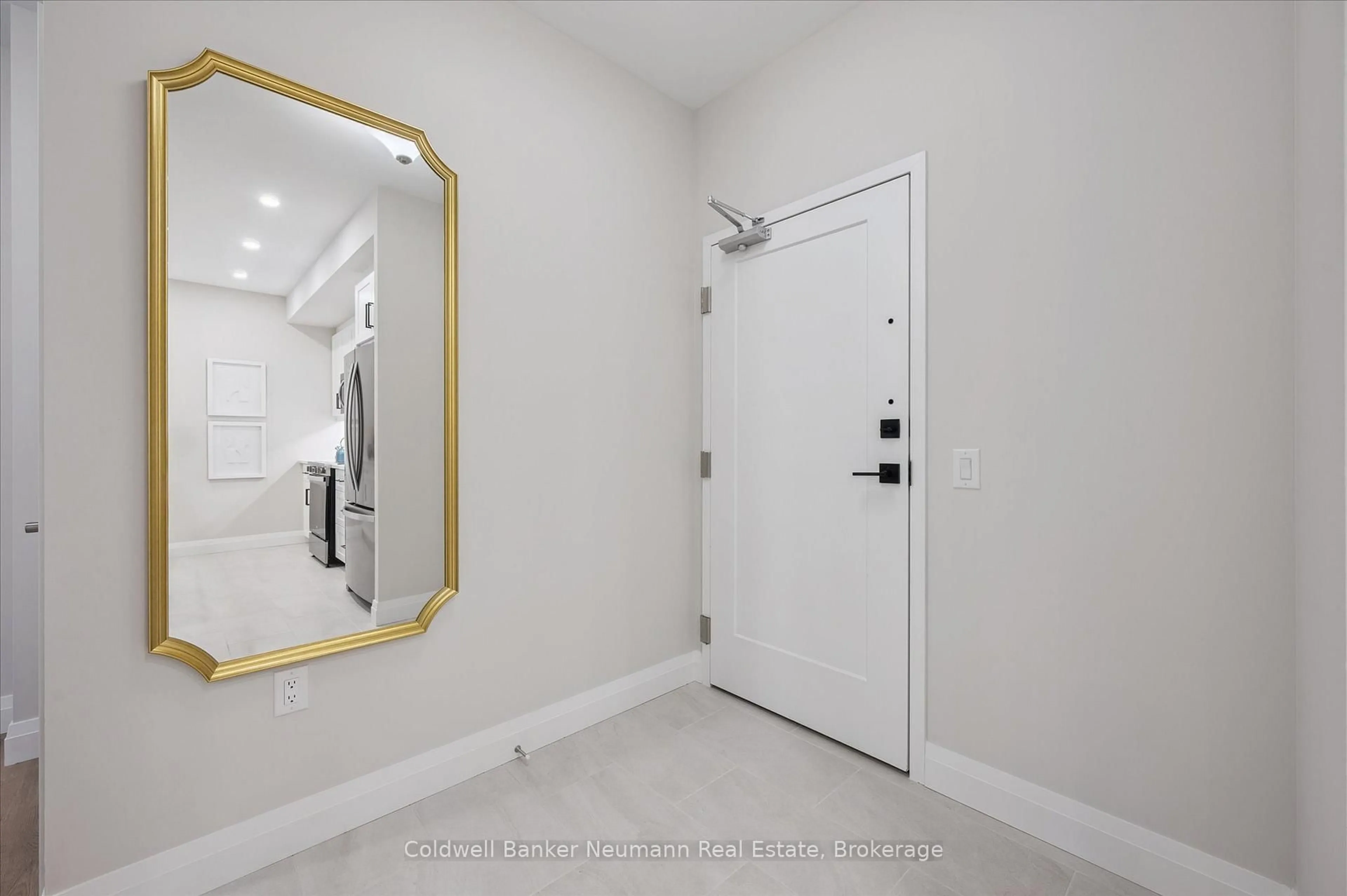 Indoor entryway for 1882 Gordon St #318, Guelph Ontario N1L 0P6