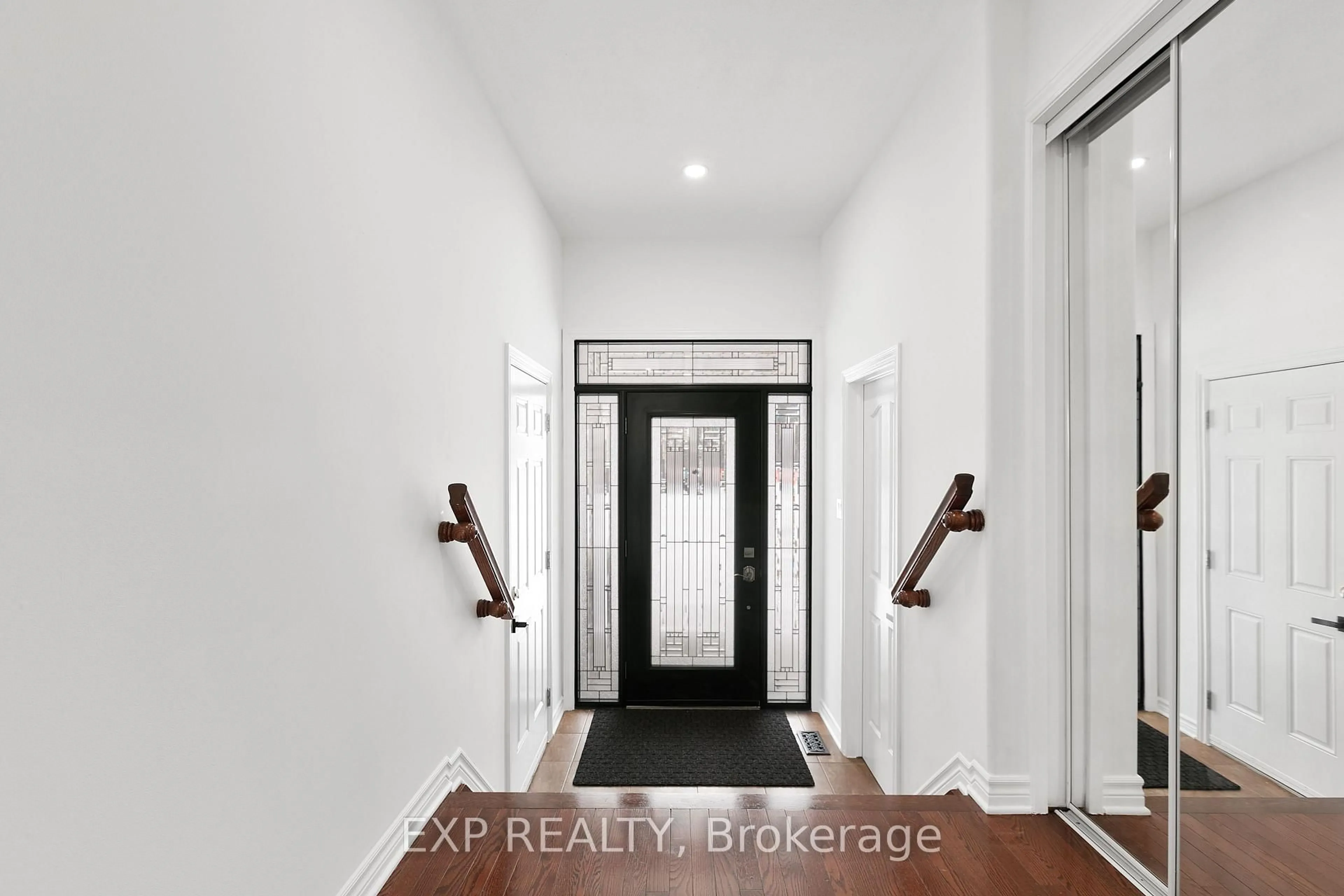 Indoor entryway for 1899 Arrowgrass Way, Orleans Ontario K4A 0E3