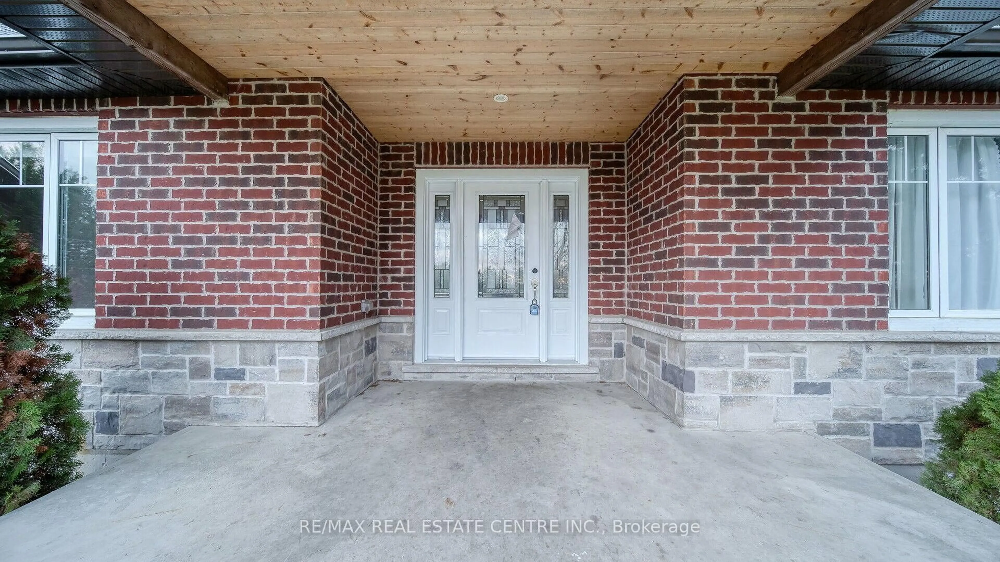Indoor entryway for 294288 8th Line, Amaranth Ontario L9W 0J8