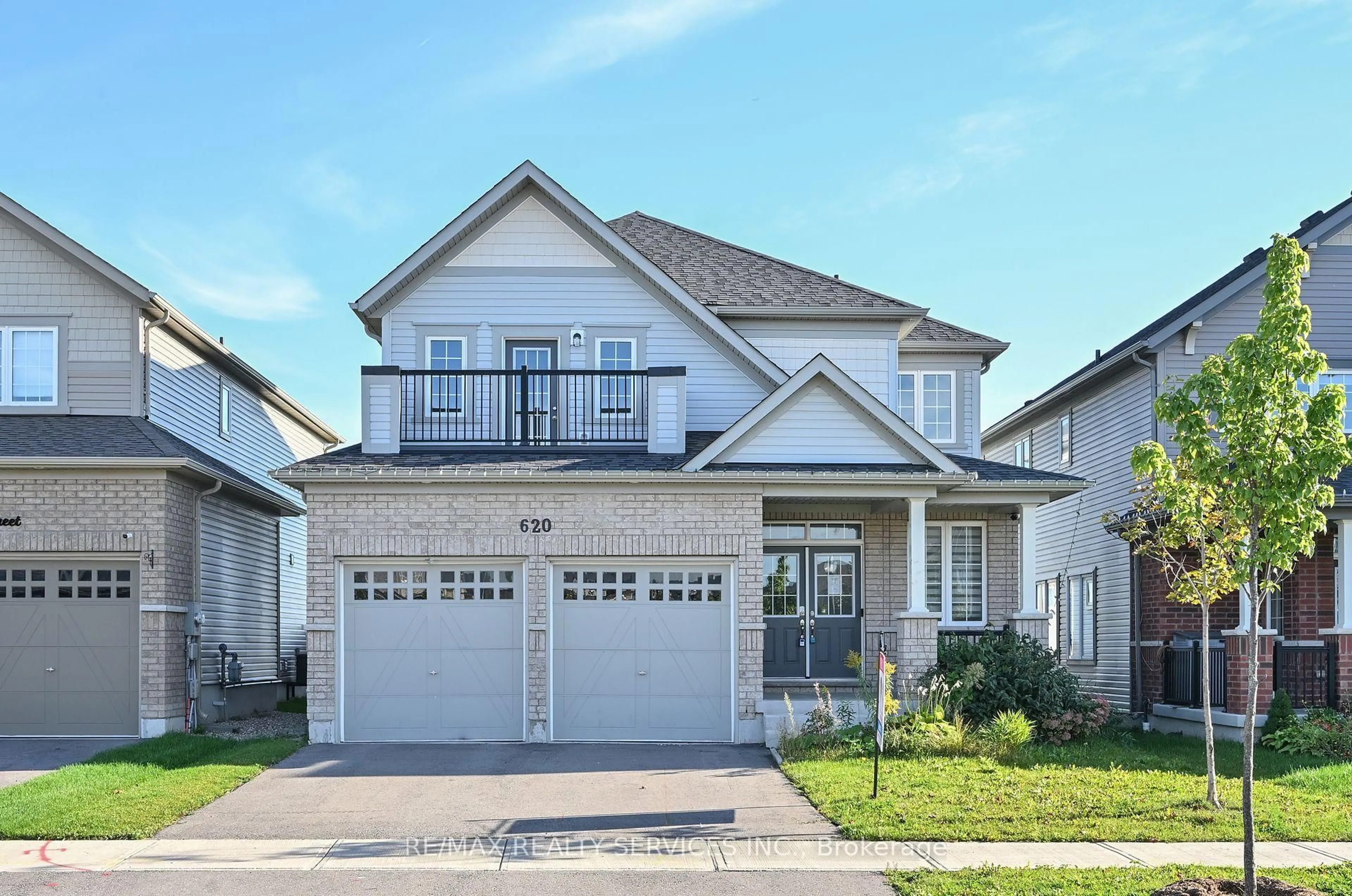 Home with vinyl exterior material, street for 620 McMullen St, Shelburne Ontario L9V 3X5