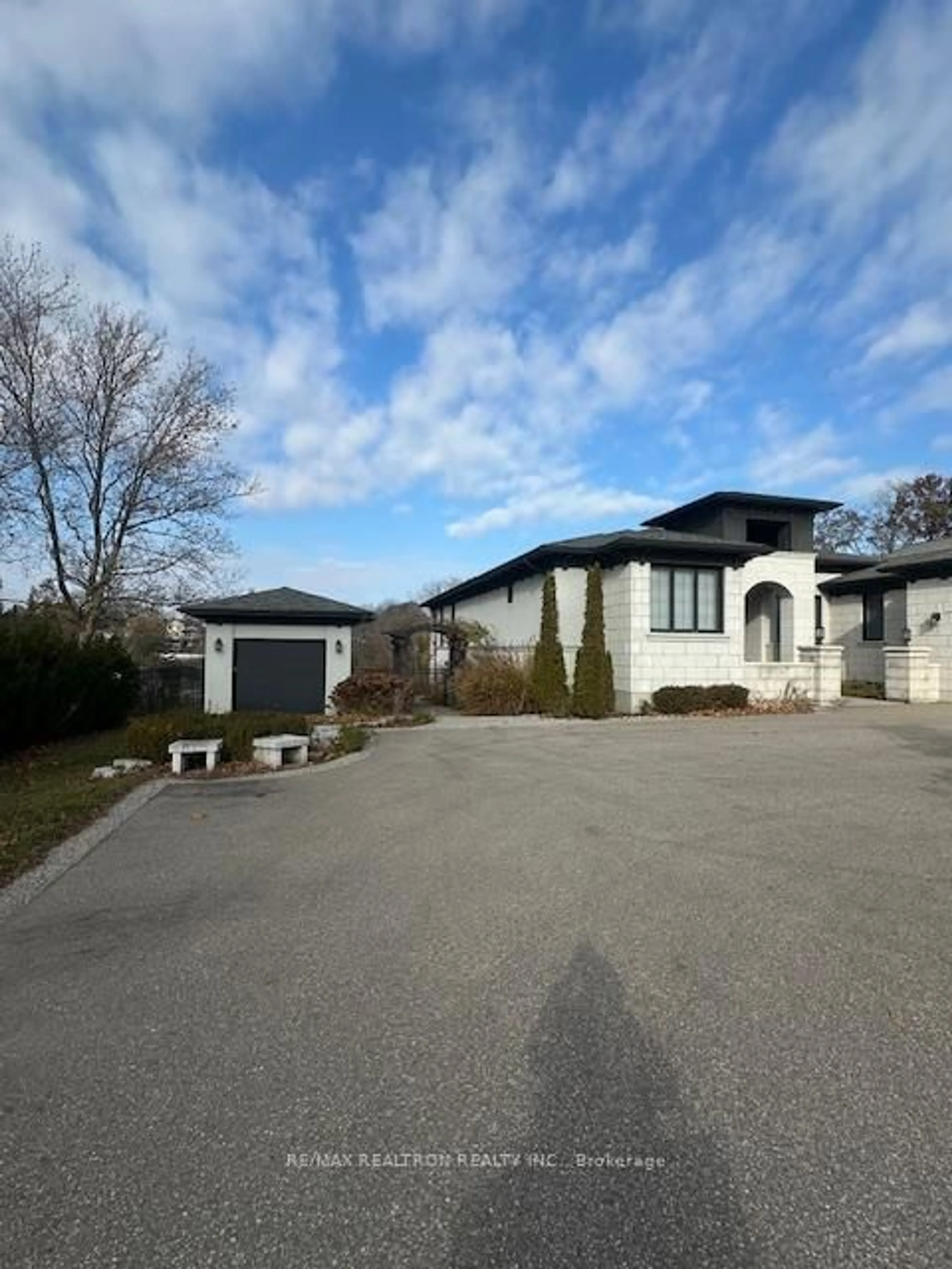 A pic from outside/outdoor area/front of a property/back of a property/a pic from drone, street for 67 Donjon Blvd, Norfolk Ontario N0A 1N7