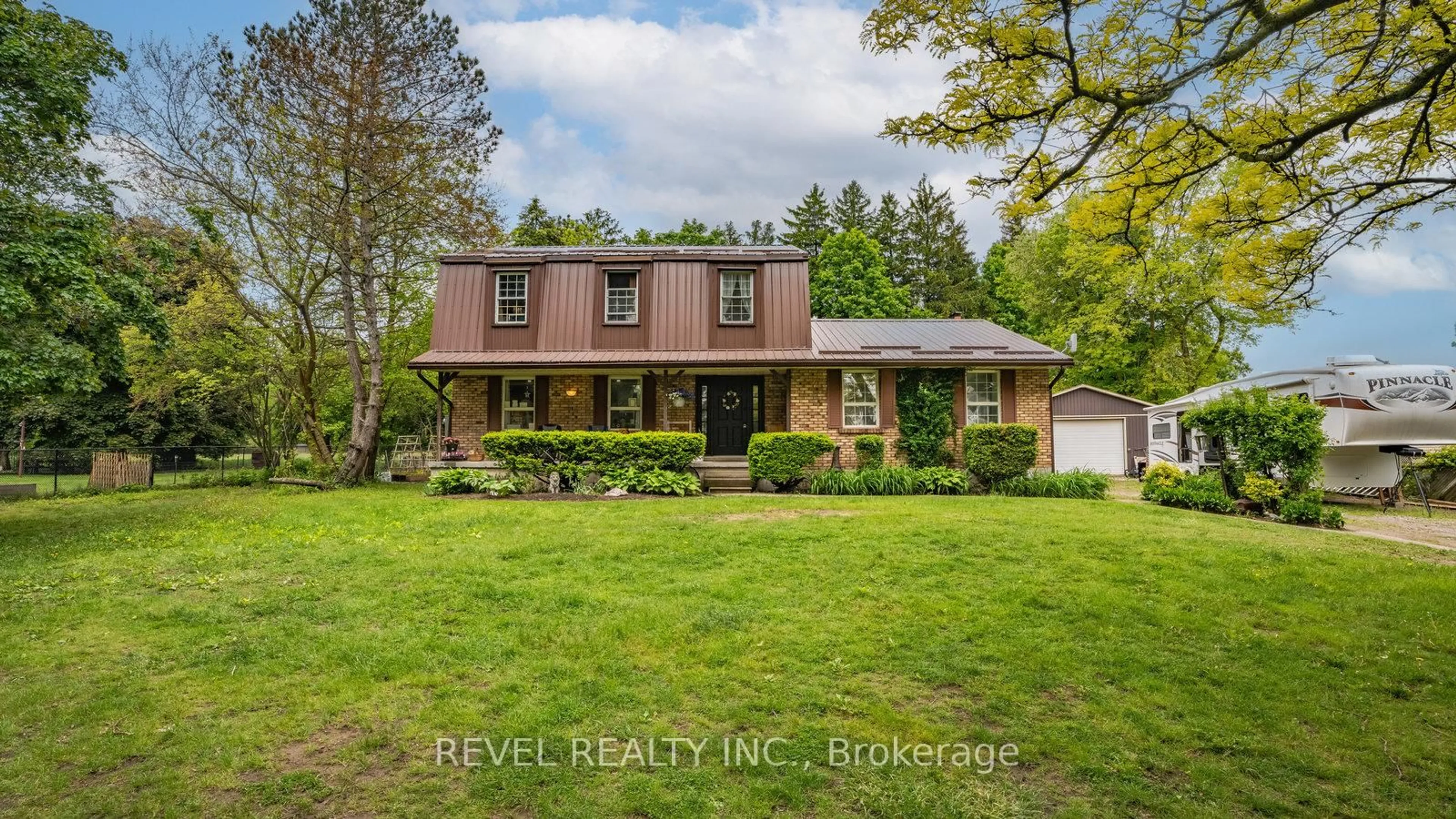 Home with brick exterior material, unknown for 279 Cockshutt Rd, Brantford Ontario N3T 5L6