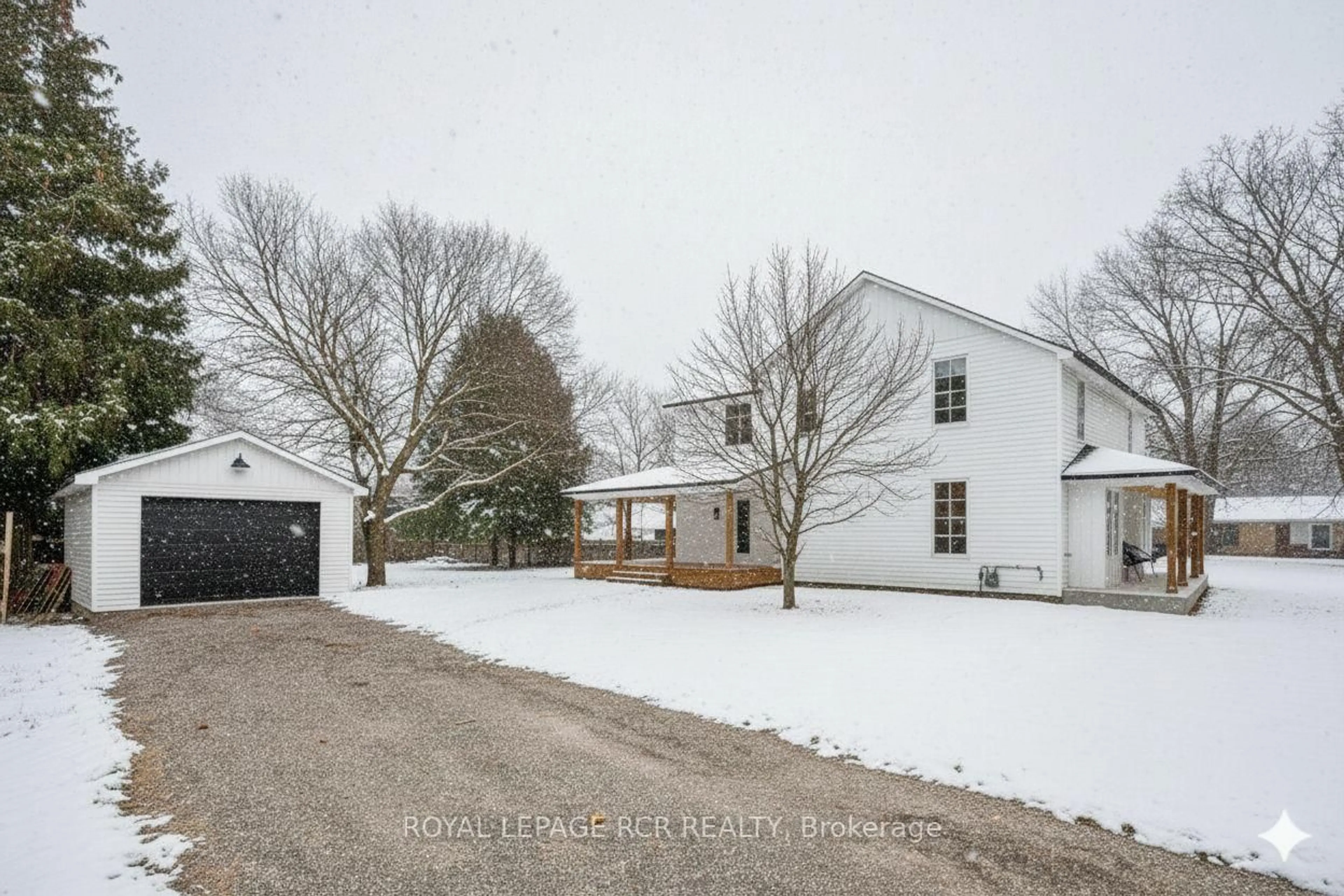 A pic from outside/outdoor area/front of a property/back of a property/a pic from drone, street for 349 Smith St, Wellington North Ontario N0G 1A0