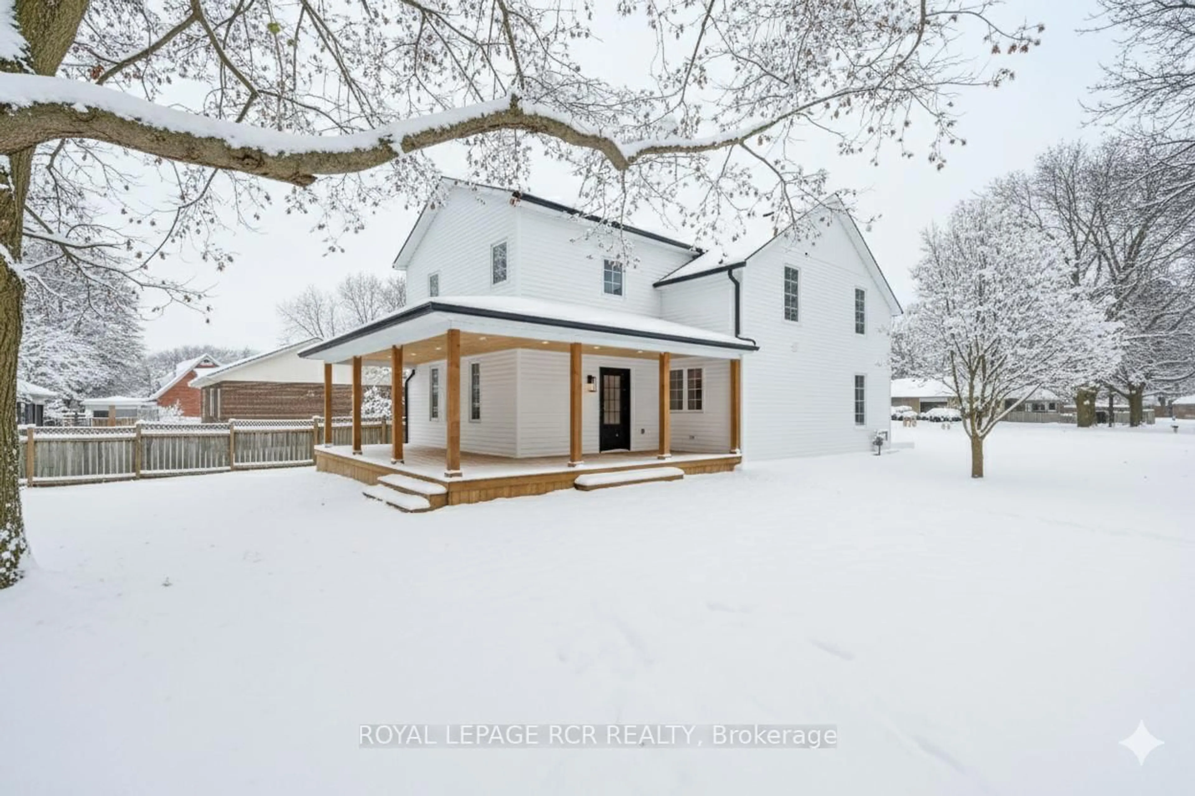 A pic from outside/outdoor area/front of a property/back of a property/a pic from drone, street for 349 Smith St, Wellington North Ontario N0G 1A0