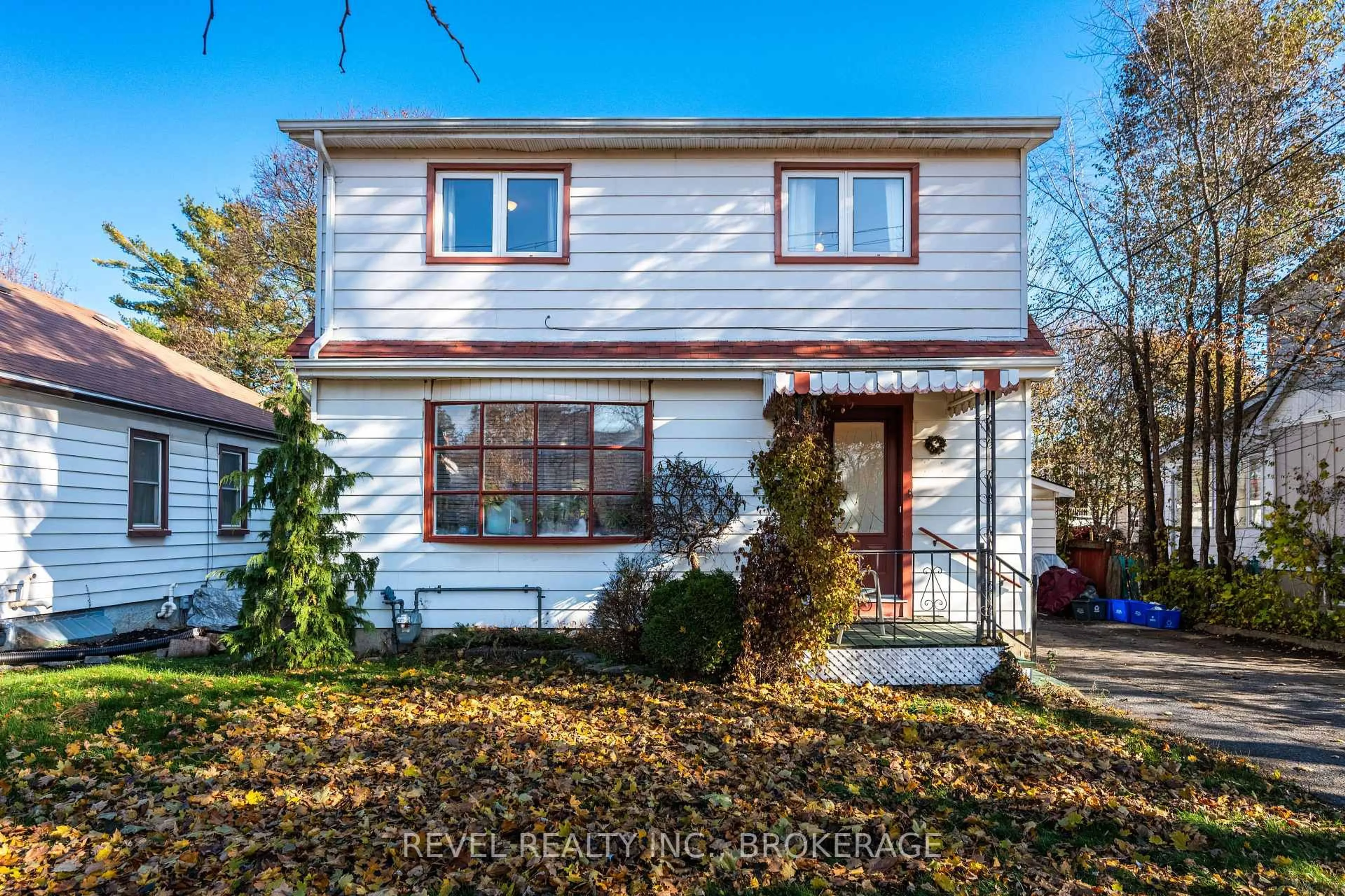 Home with vinyl exterior material, street for 9 Hillcrest Ave, Kingston Ontario K7K 4L7