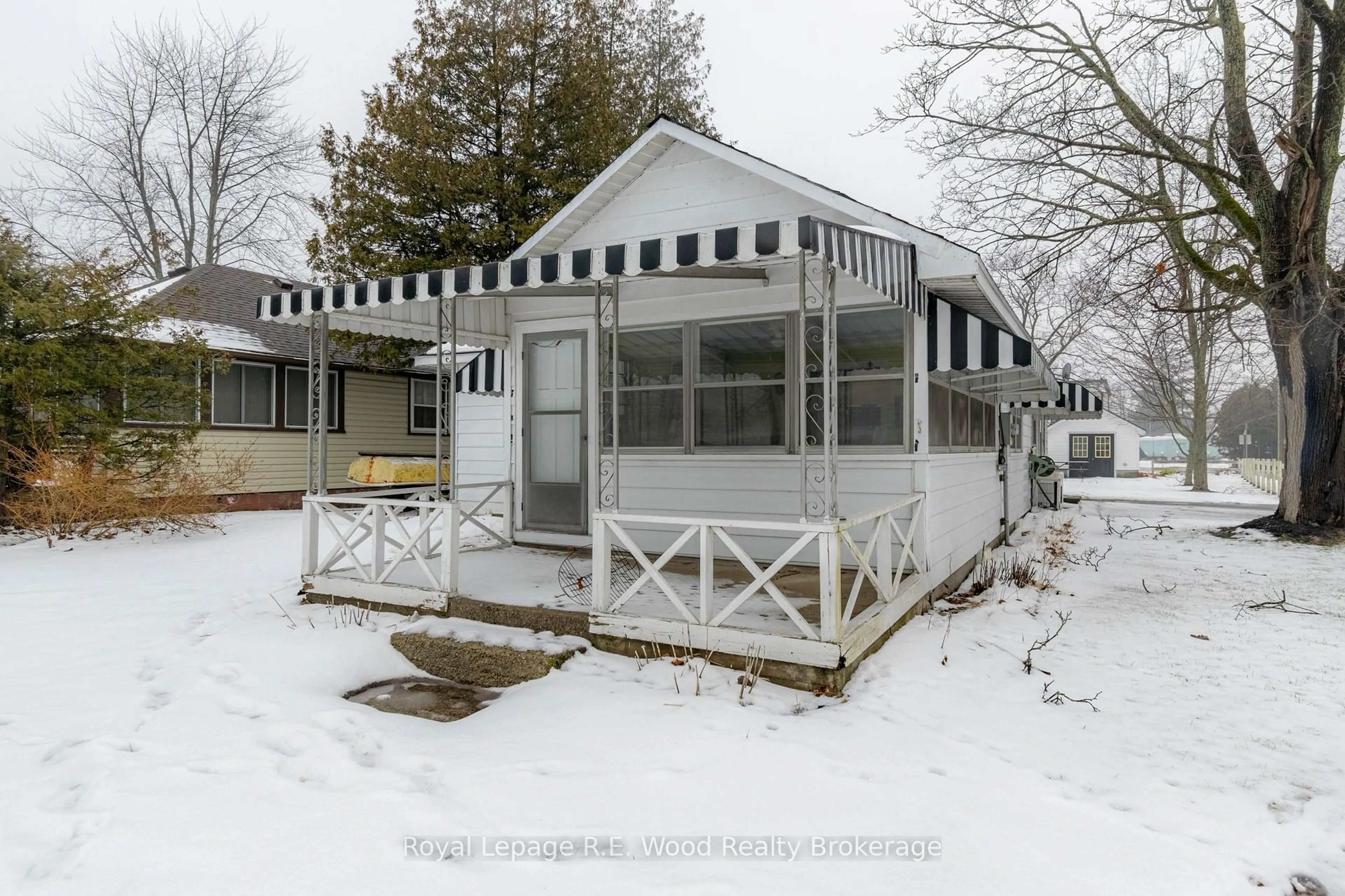 Unknown for 4 Jenny Wren Lane, Norfolk Ontario N0E 1T0