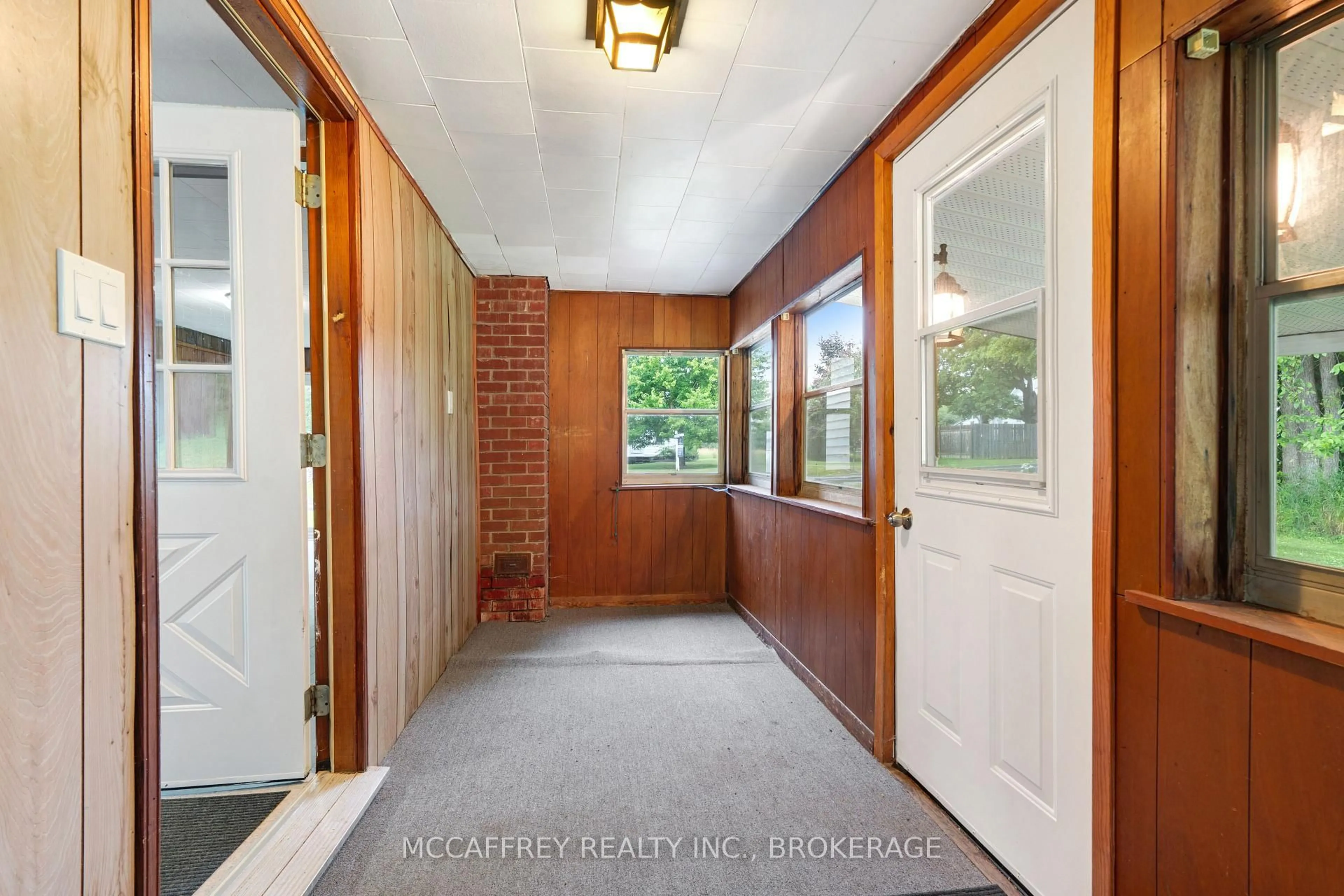 Indoor entryway for 333 Burridge Rd, Godfrey Ontario K0H 1T0