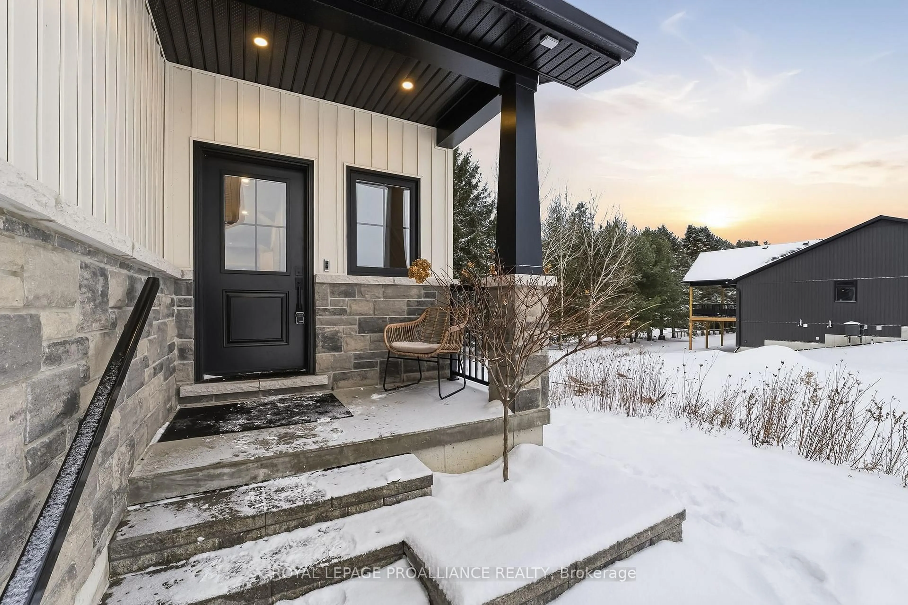 Indoor entryway for 4 Mackenzie John Cres, Brighton Ontario K0K 1H0