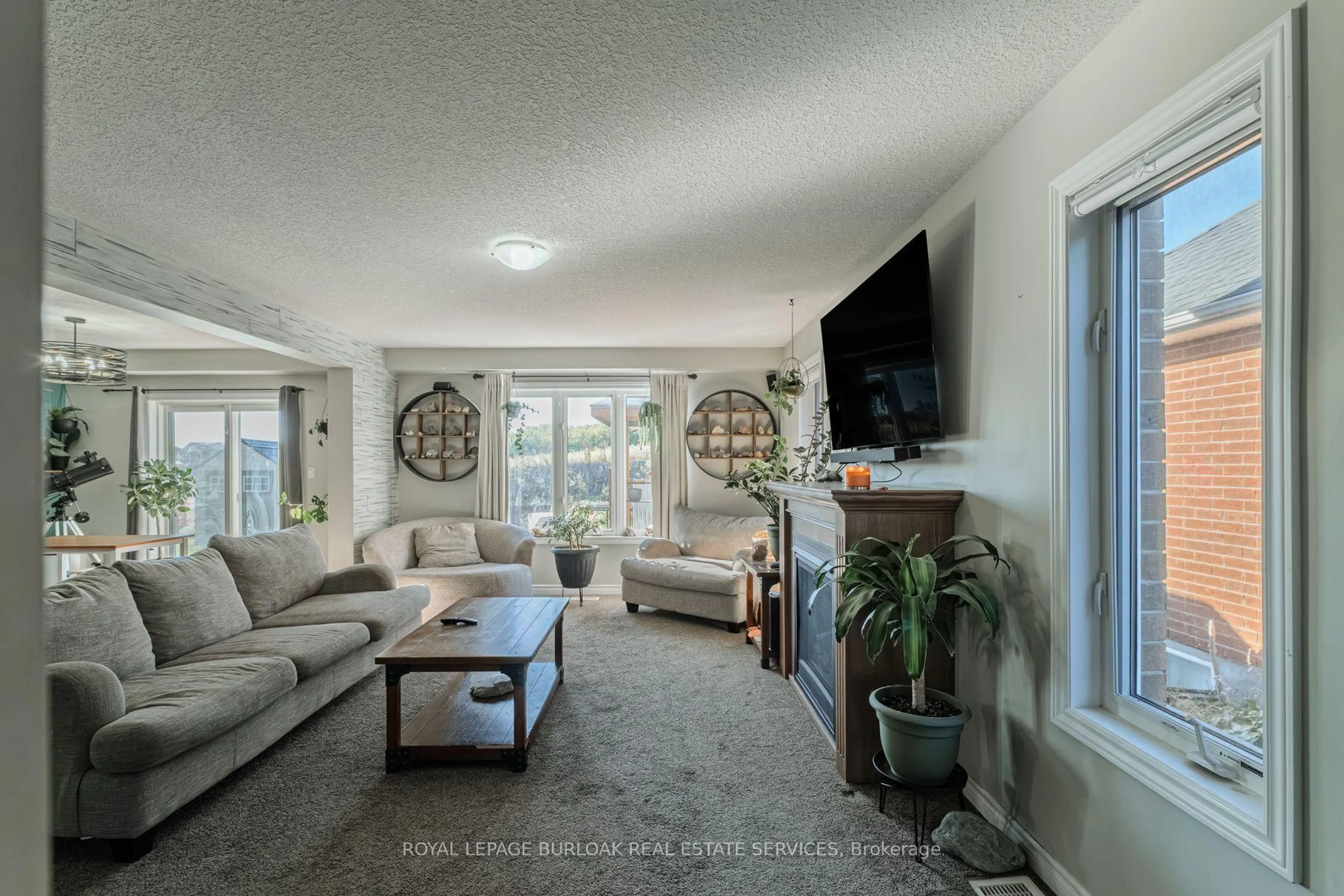 Living room with furniture, unknown for 1384 Caen Ave, Woodstock Ontario N4T 0J3