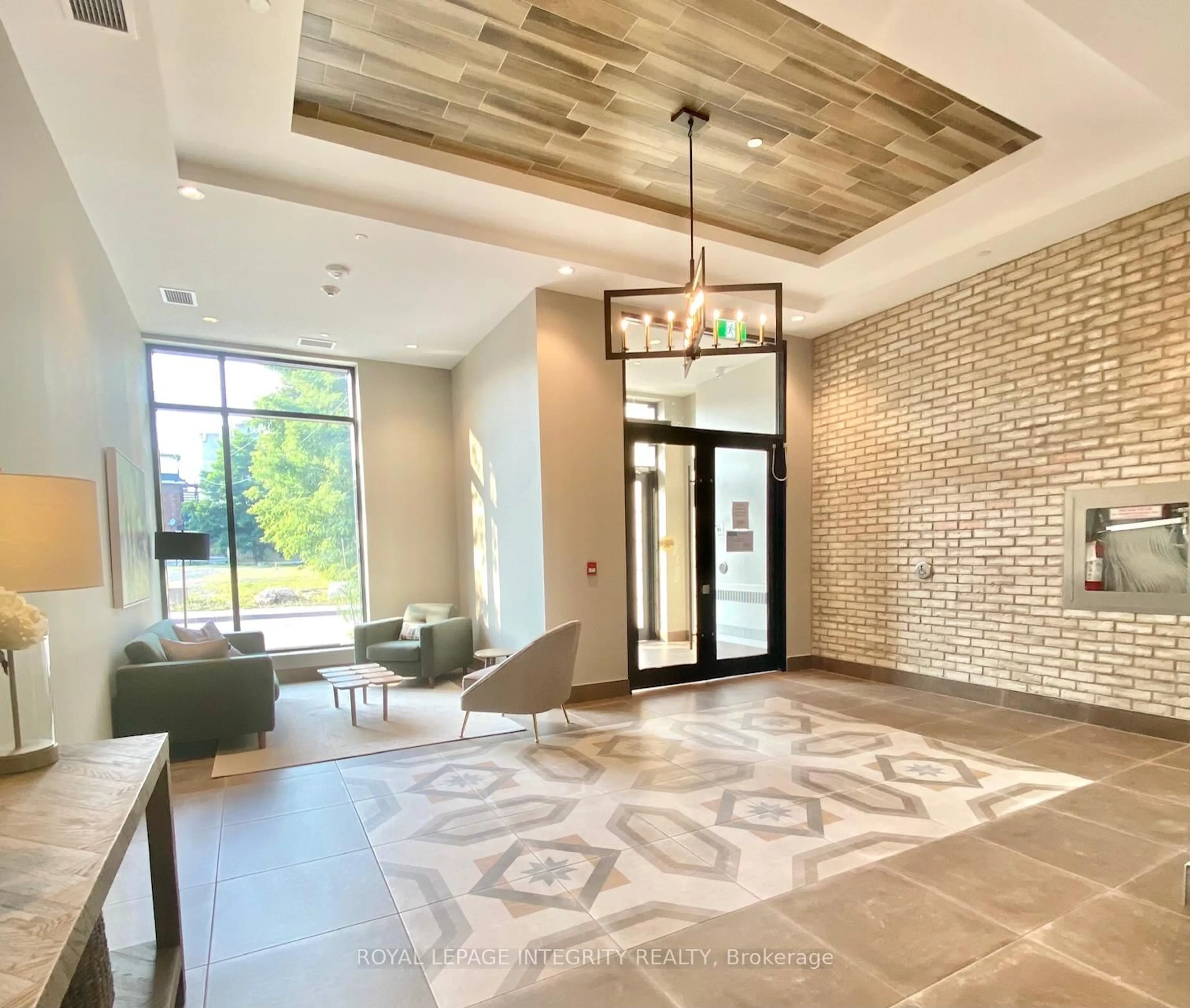 Indoor foyer for 60 Springhurst Ave #315, Ottawa Ontario K1S 5V7