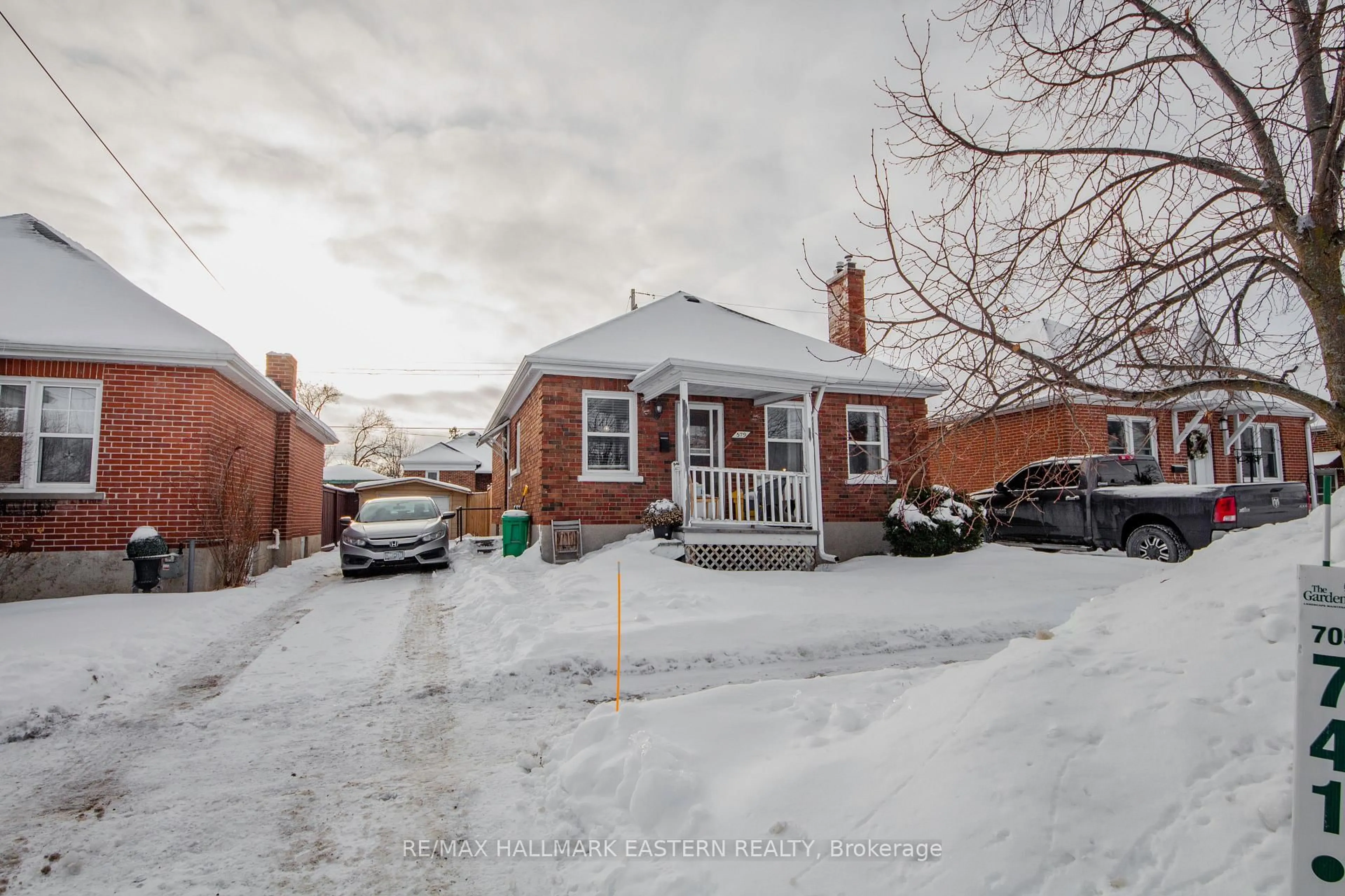 A pic from outside/outdoor area/front of a property/back of a property/a pic from drone, street for 579 McCannan Ave, Peterborough Ontario K9J 4J7