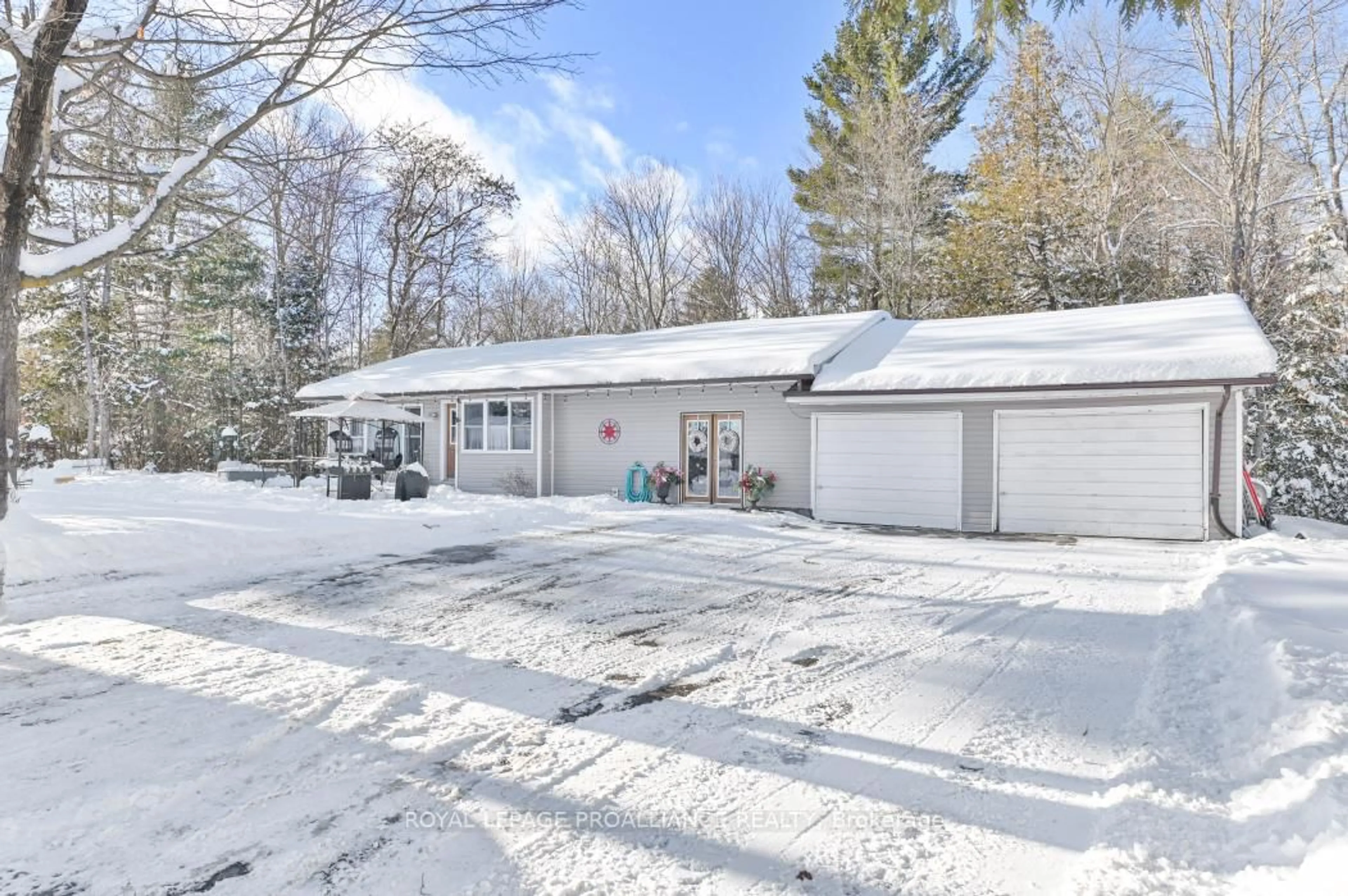 A pic from outside/outdoor area/front of a property/back of a property/a pic from drone, street for 1023 Jewel Rd, Cloyne Ontario K0H 1K0