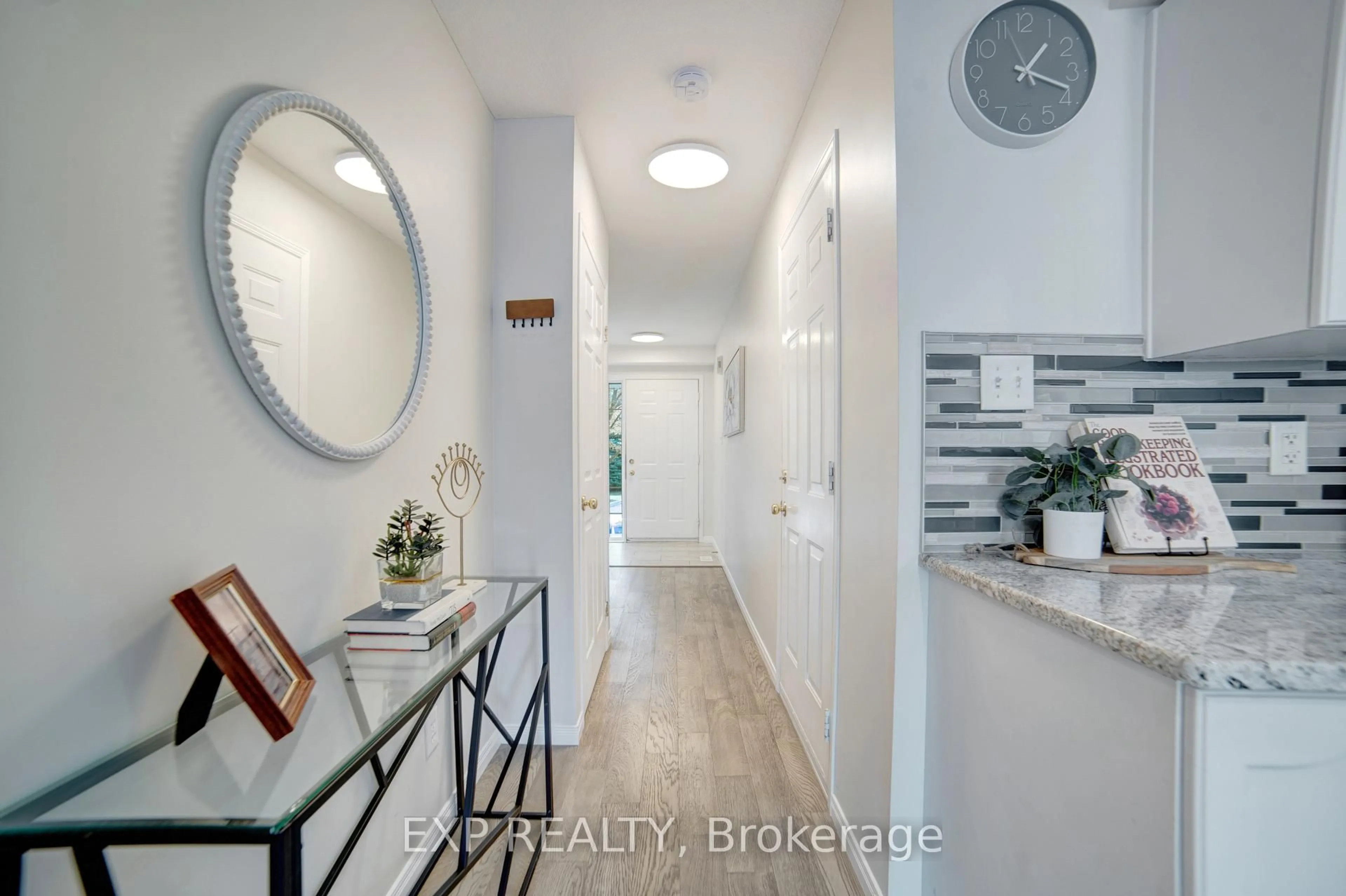 Indoor entryway for 30 Bryan Crt #26, Kitchener Ontario N2A 4J5