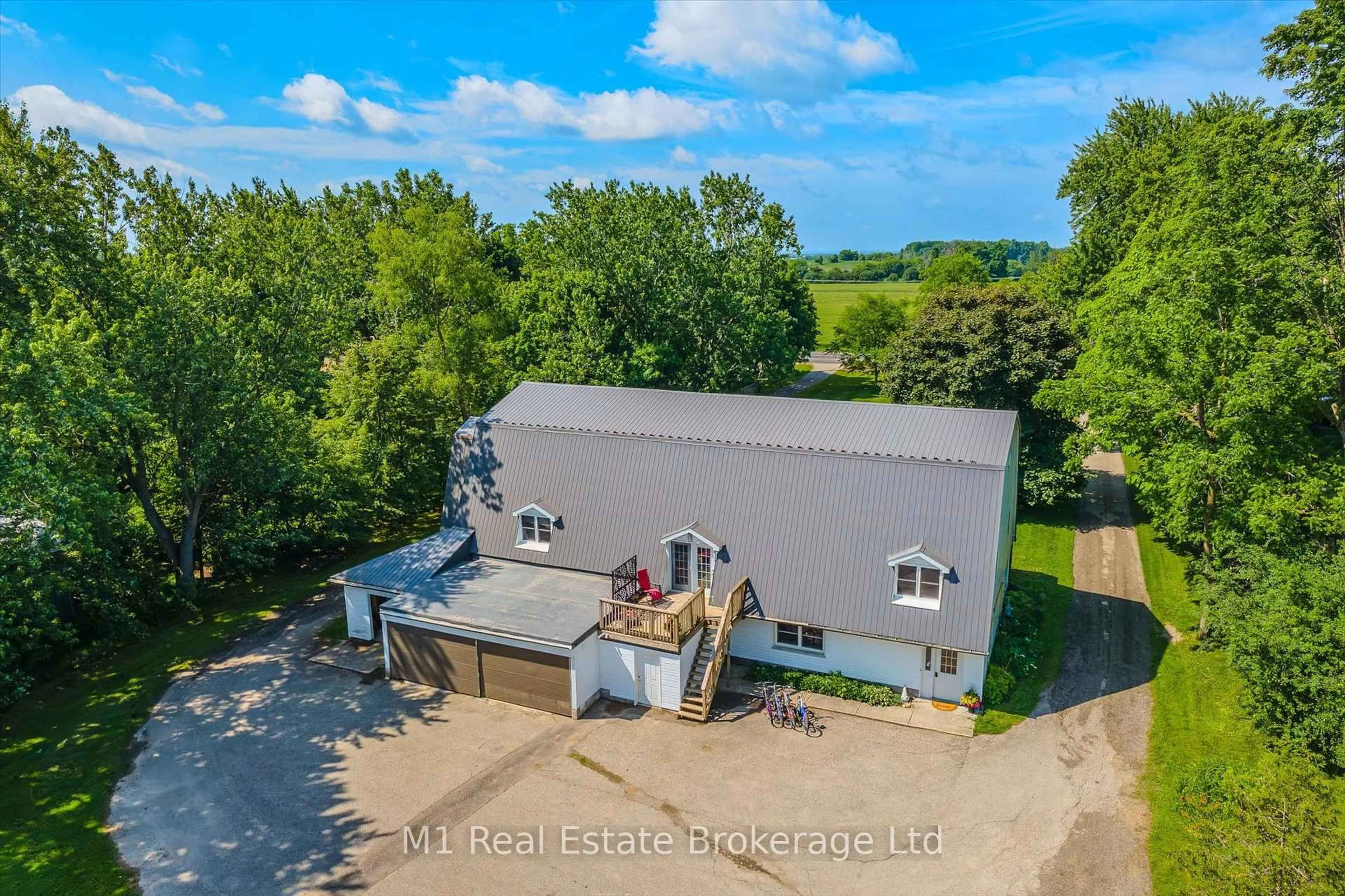 A pic from outside/outdoor area/front of a property/back of a property/a pic from drone, building for 128 Wellington Road 7 Rd, Centre Wellington Ontario N0B 1S0