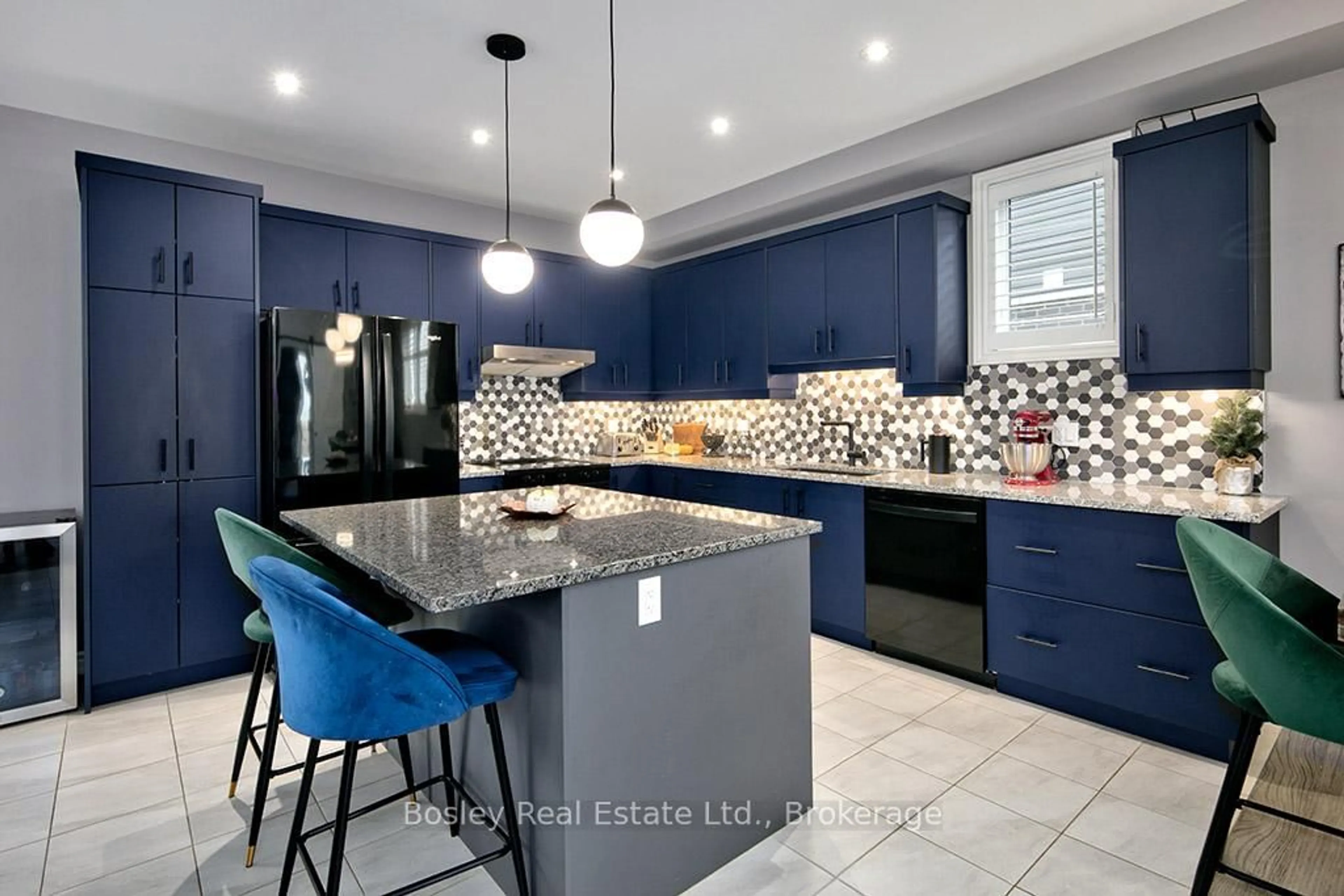 Contemporary kitchen, ceramic/tile floor for 133 Sebastien St, Blue Mountains Ontario N0H 1J0
