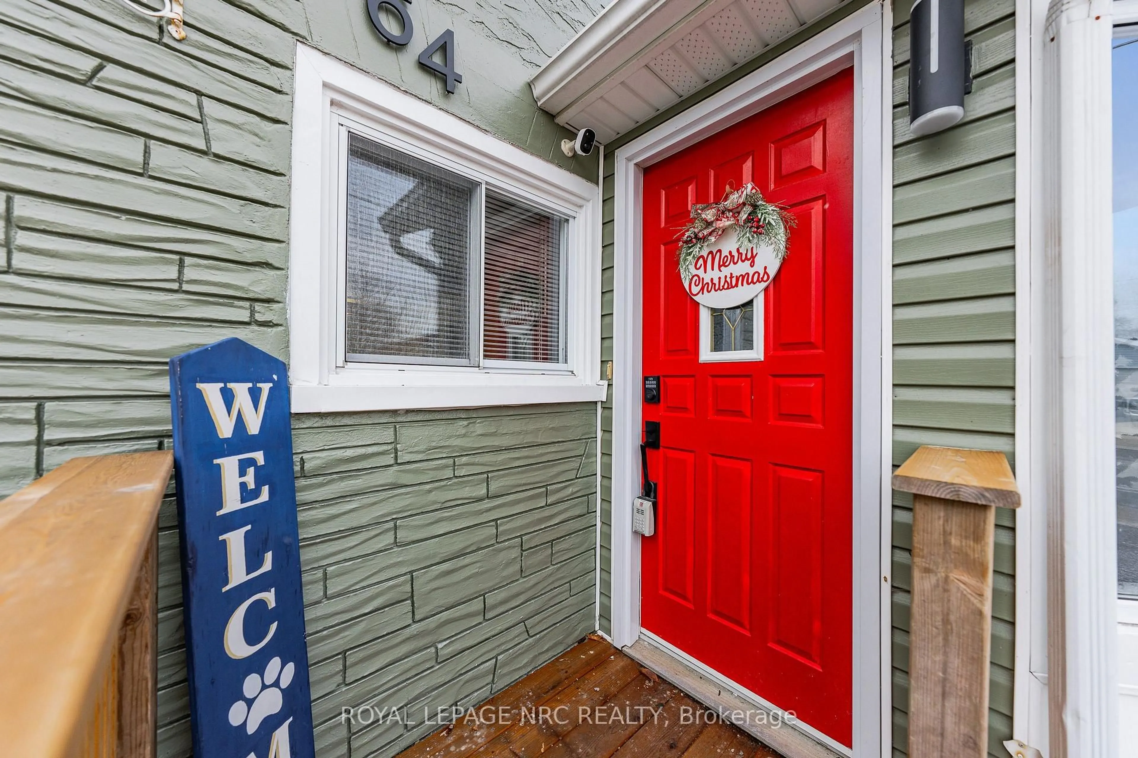 Indoor entryway for 64 Churchill St, St. Catharines Ontario L2S 2P5
