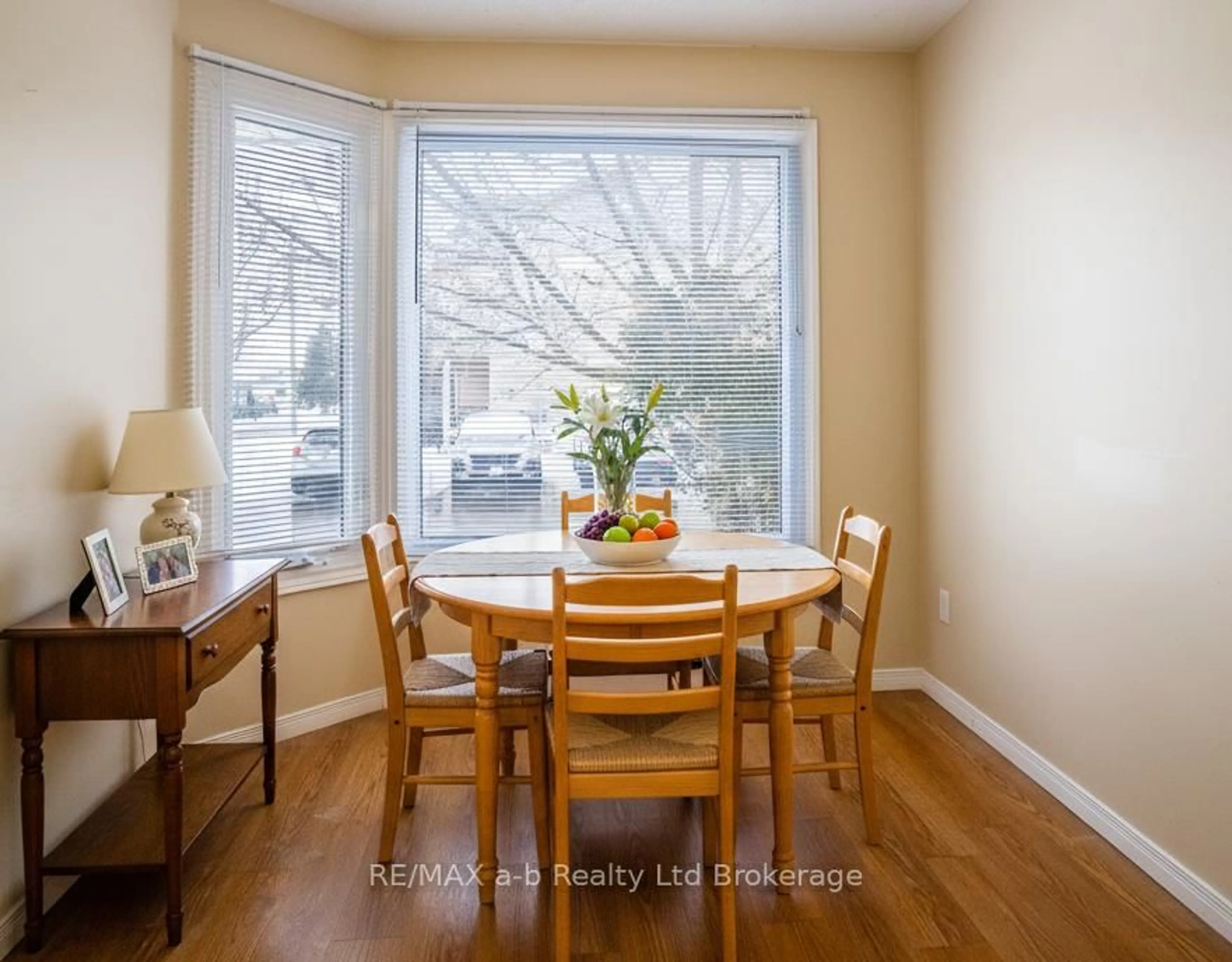 Dining room, wood/laminate floor for 10 Dufferin St #1, Norwich Ontario N0J 1P0