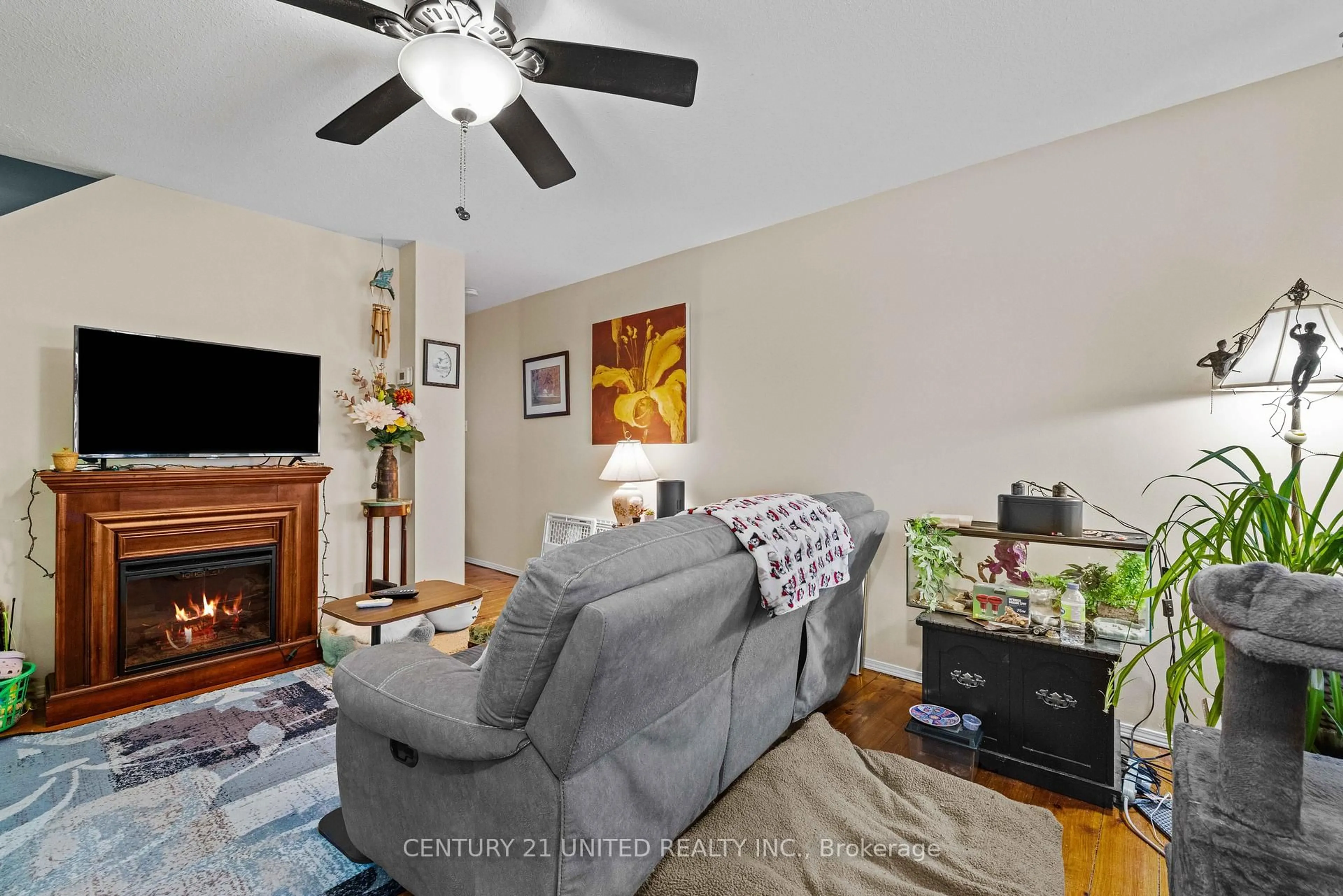 Living room with furniture, unknown for 117 TOWERHILL Rd, Peterborough Ontario K9H 7M7