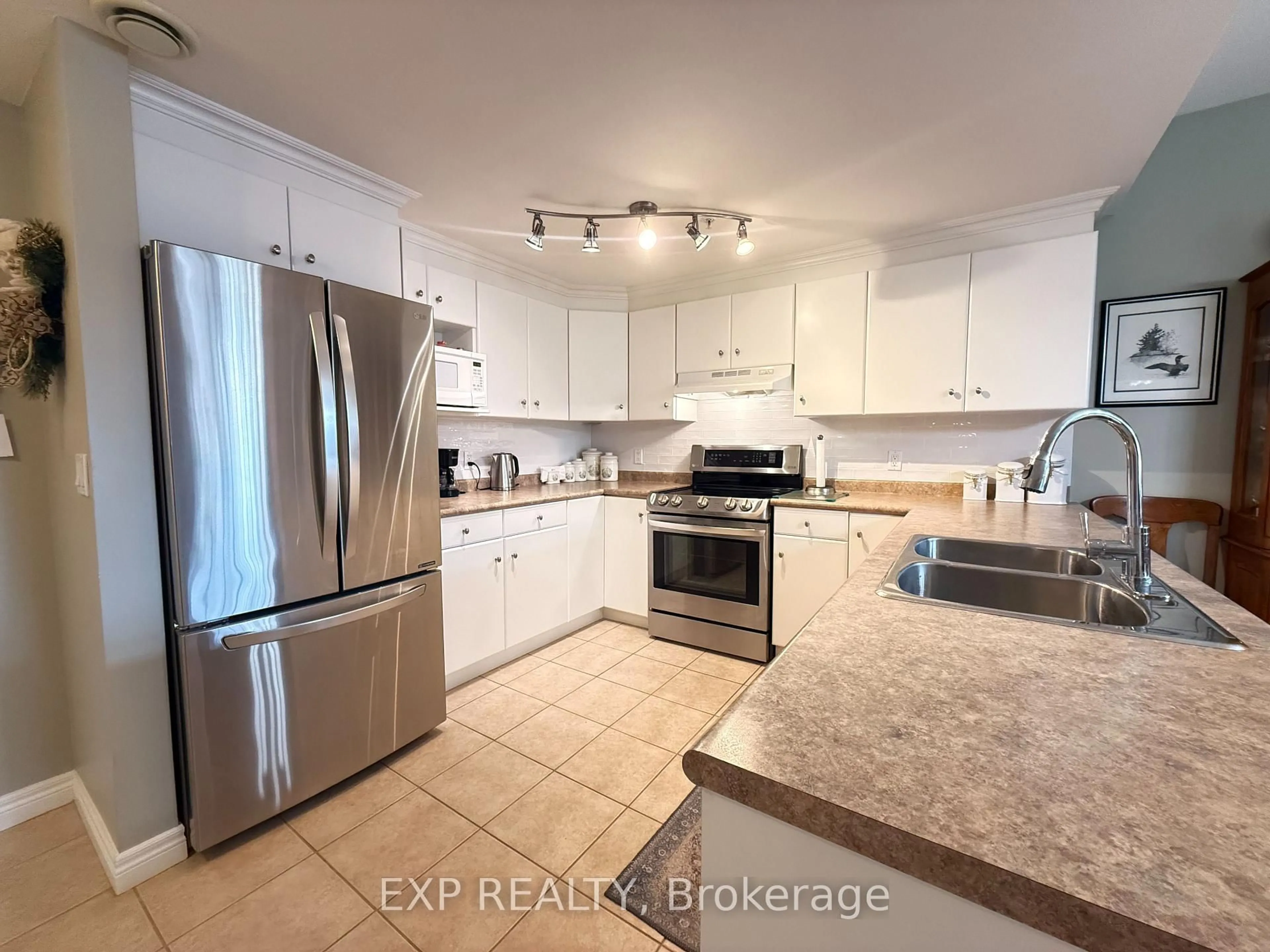 Unknown for 20 Station Sq #103, Centre Wellington Ontario N0B 1S0