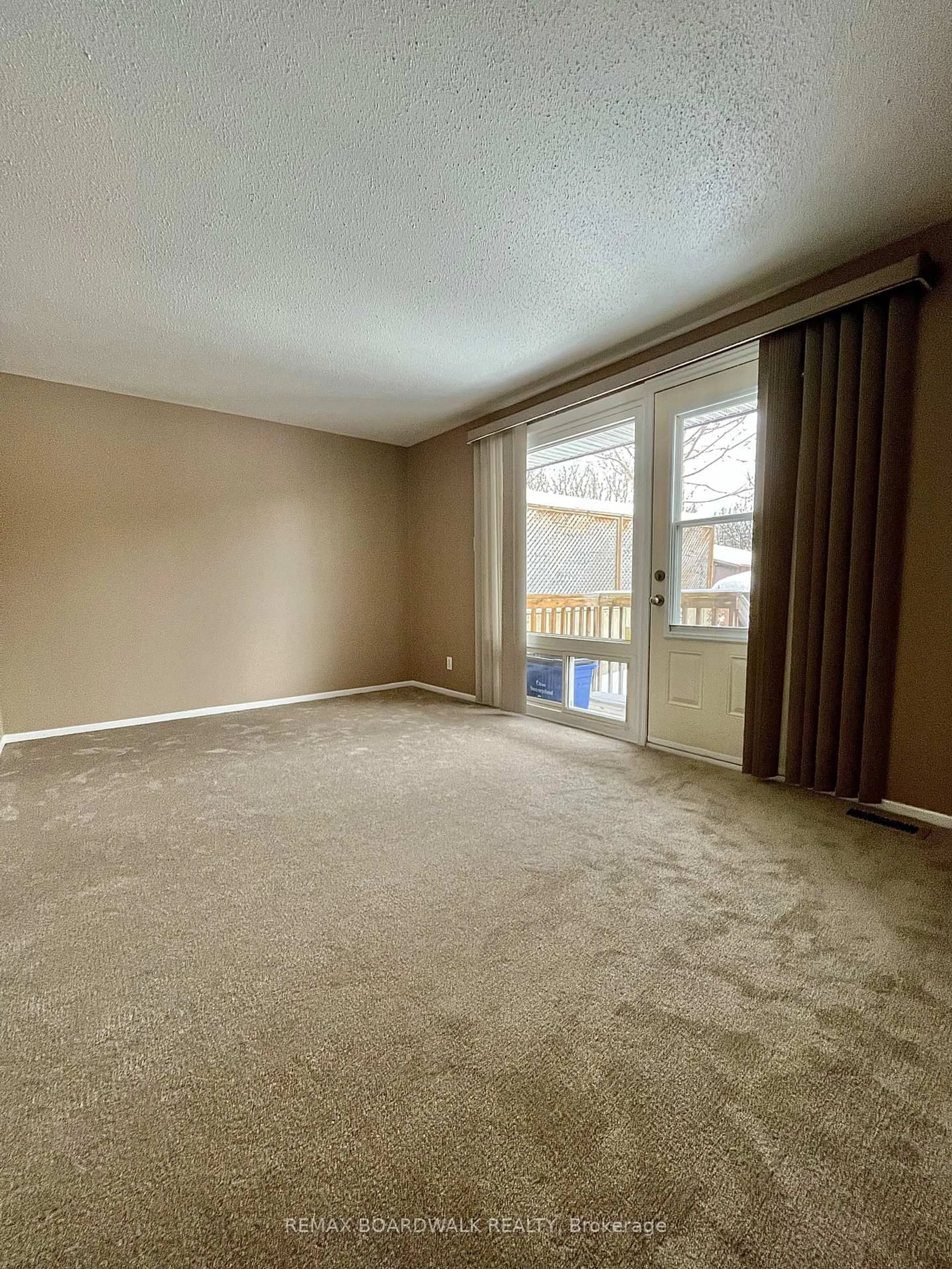 A pic of a room for 53J Sumac St, Ottawa Ontario K1J 7T7