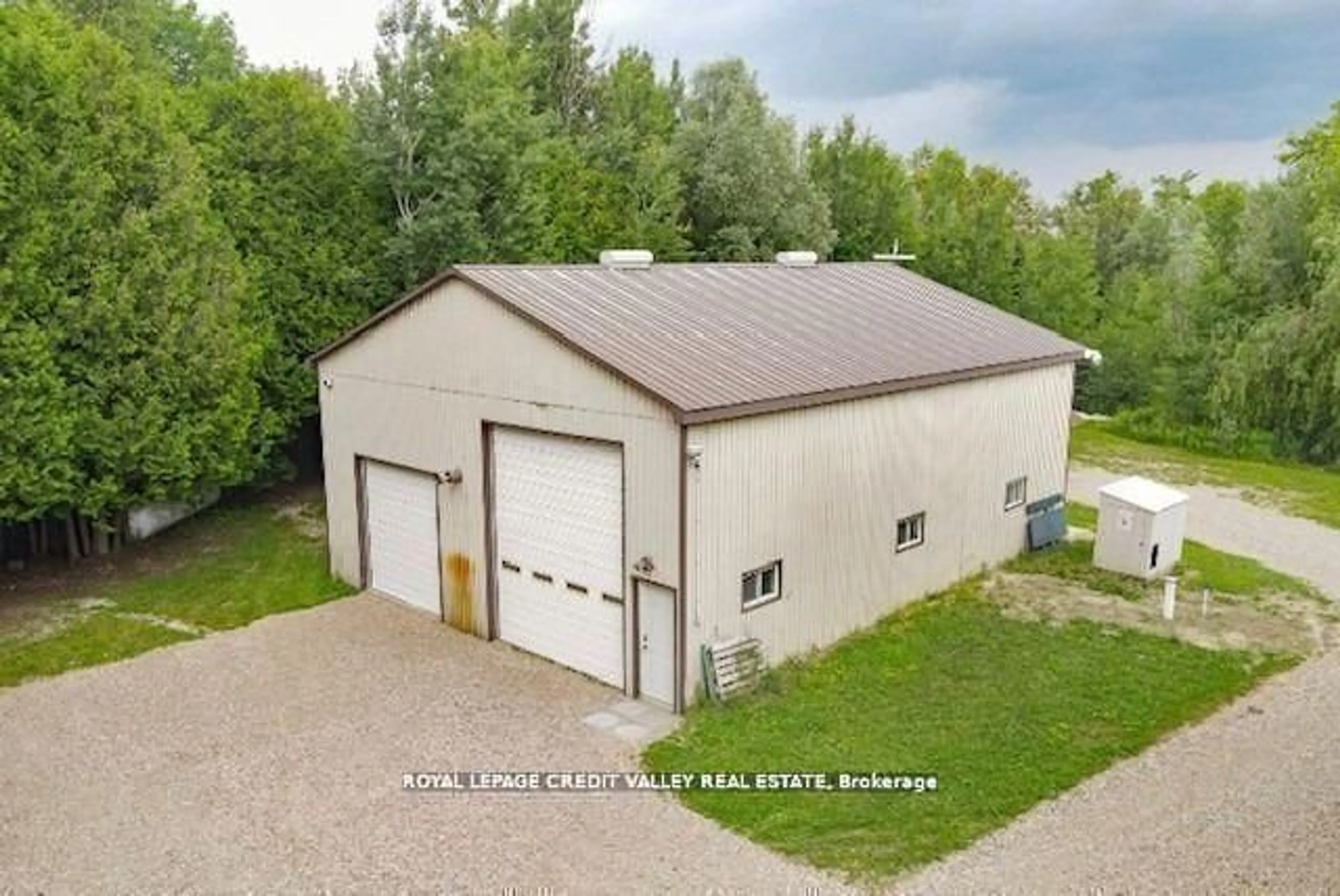 A pic from outside/outdoor area/front of a property/back of a property/a pic from drone, building for 476345 3rd Line, Melancthon Ontario L9V 1T4