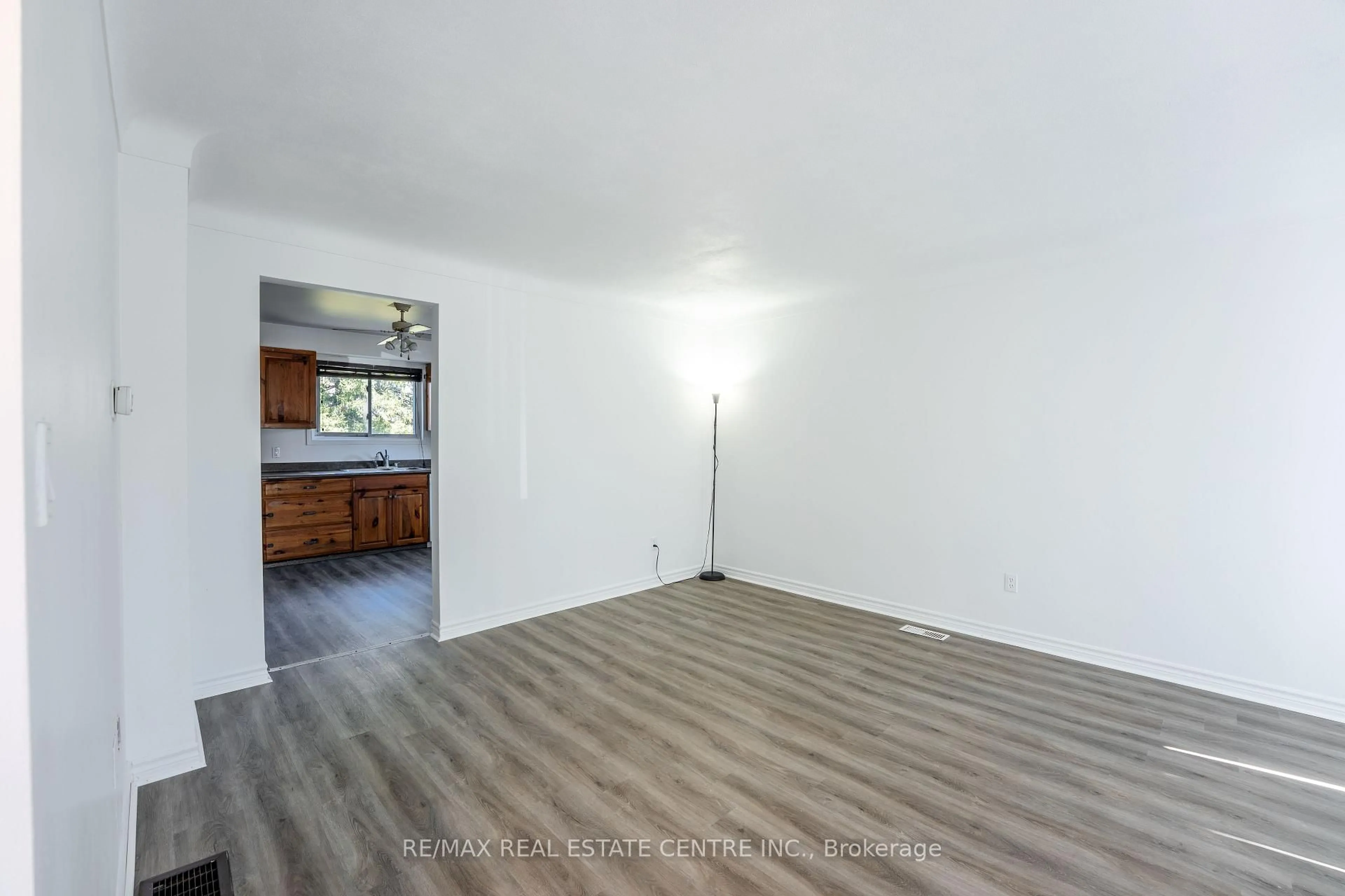 A pic of a room for 231 Perth St, Brockville Ontario K6V 5E7