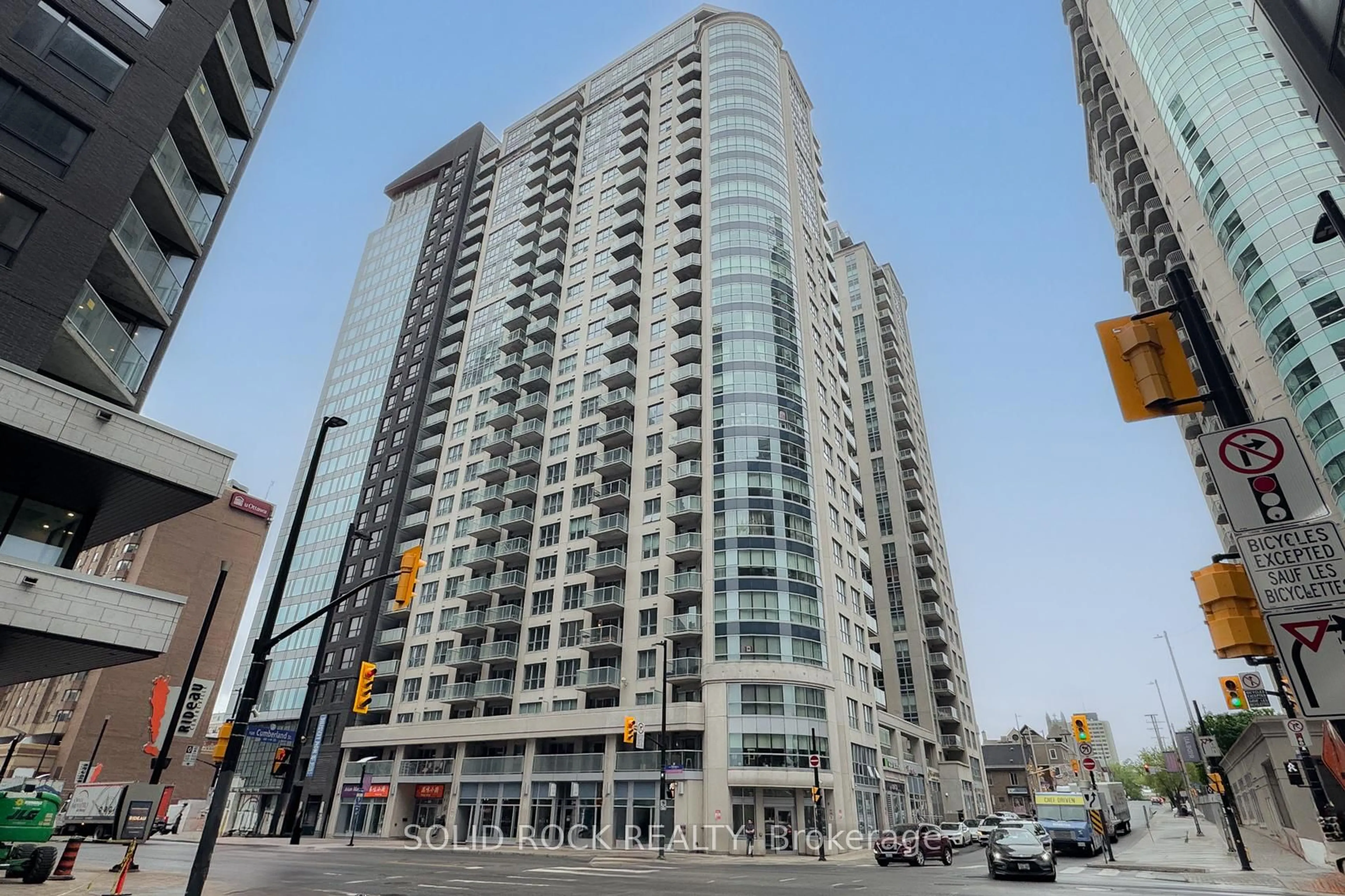 Unknown for 242 Rideau St #502, Ottawa Ontario K1N 0B7