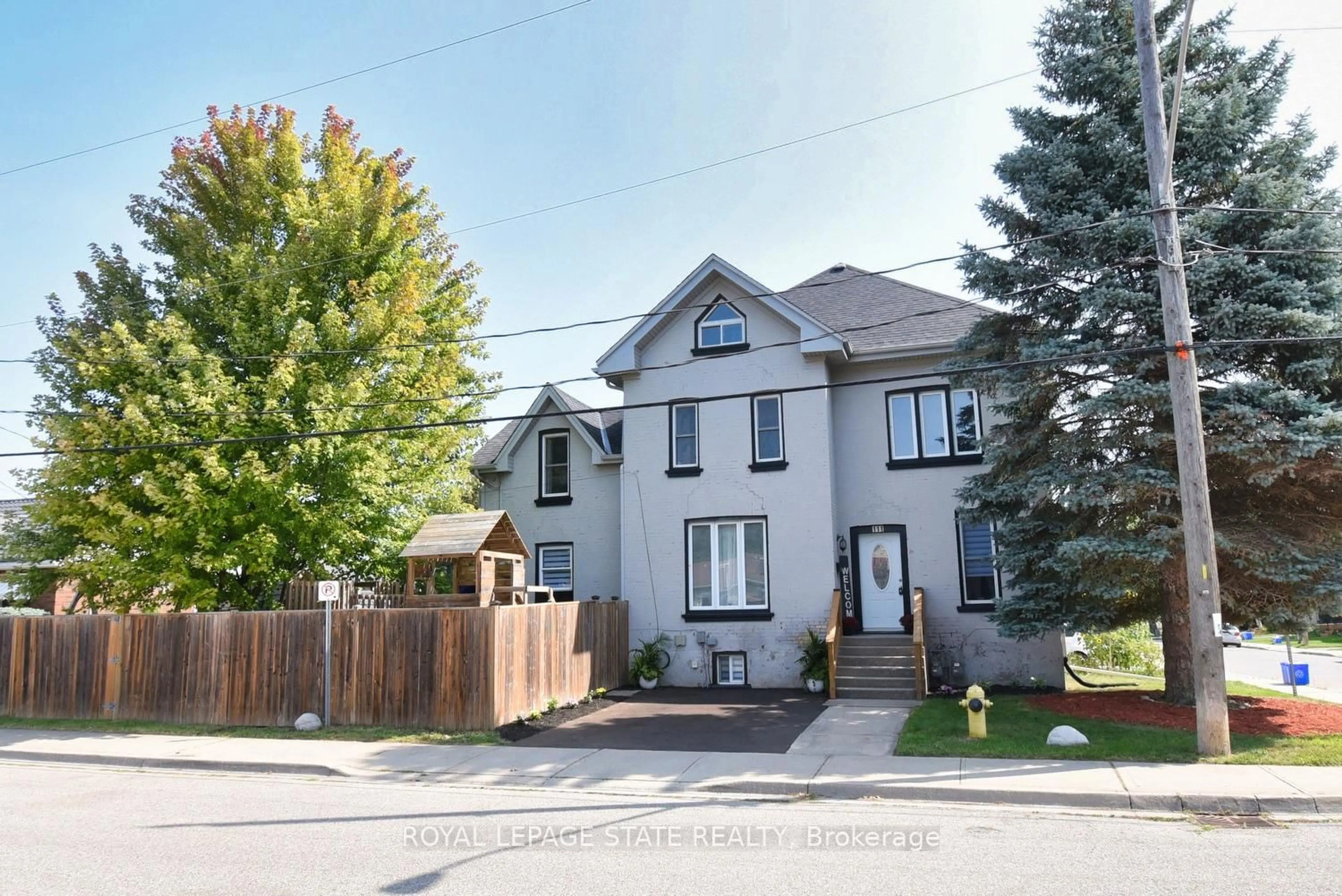 Home with brick exterior material, street for 111 Drummond St, Brantford Ontario N3S 5Z9