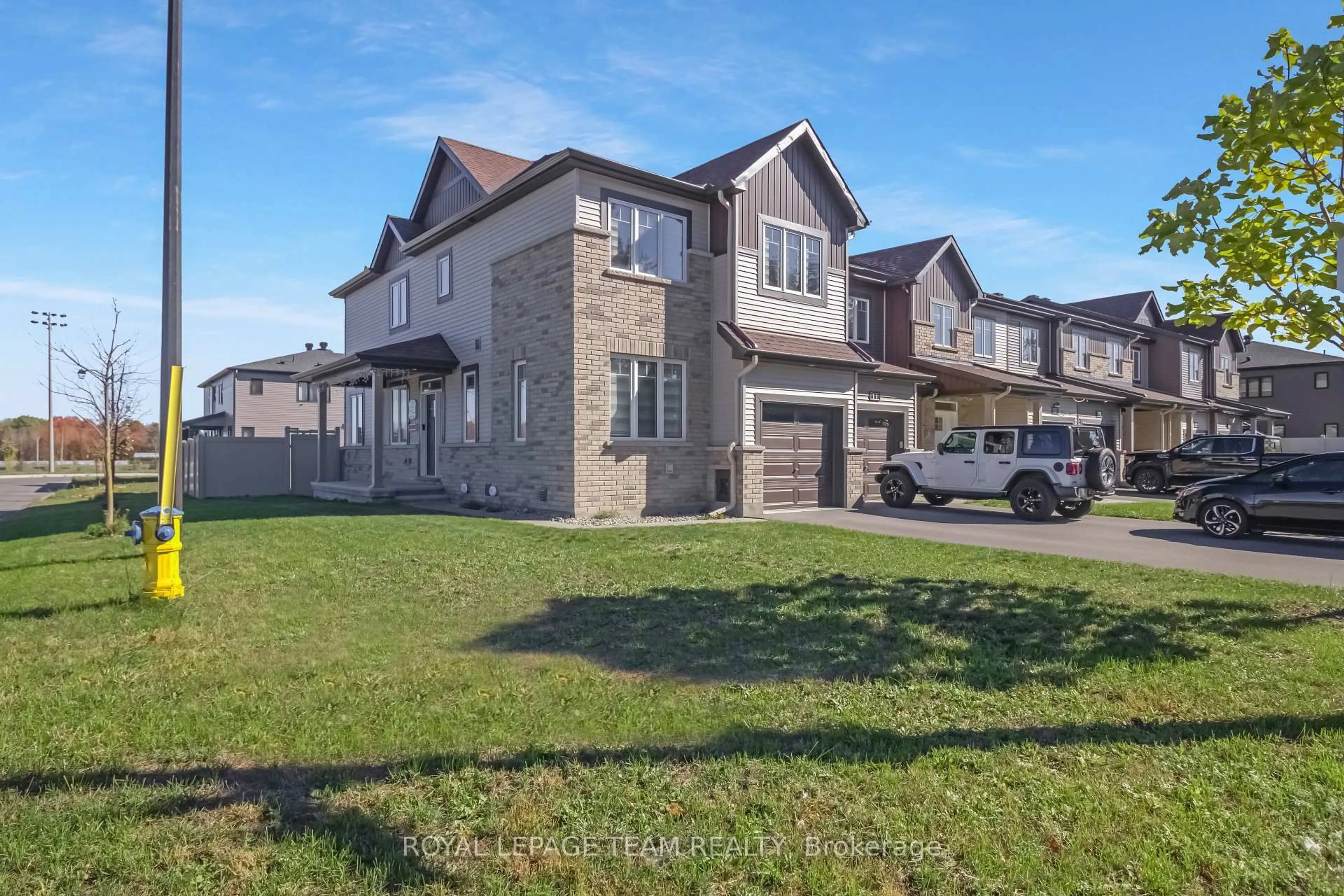 A pic from outside/outdoor area/front of a property/back of a property/a pic from drone, street for 540 Edenderry Way, Ottawa Ontario K2J 6Y6