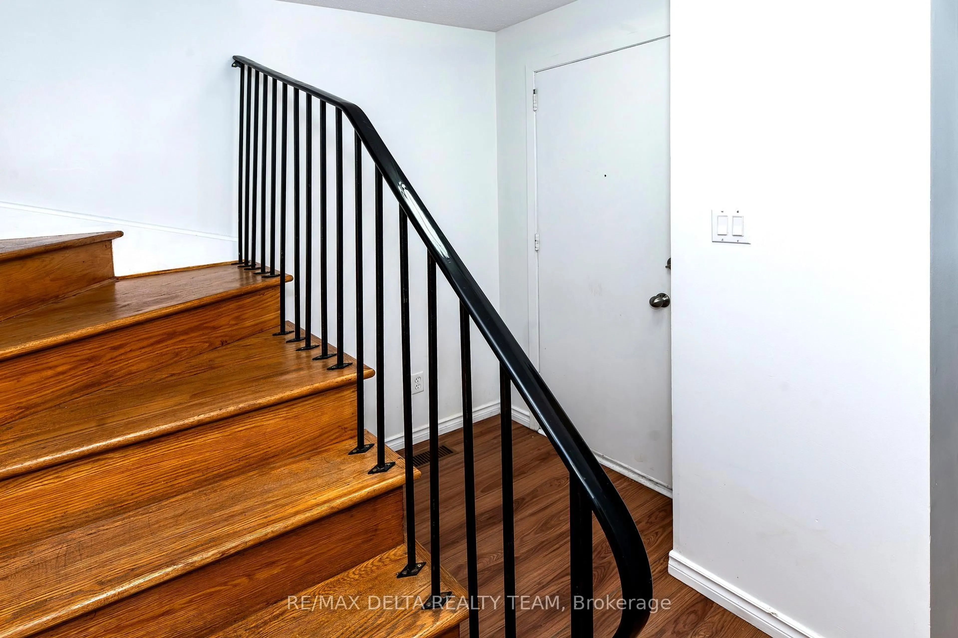 Stairs for 785 De Salaberry St, Ottawa Ontario K1J 6Y5