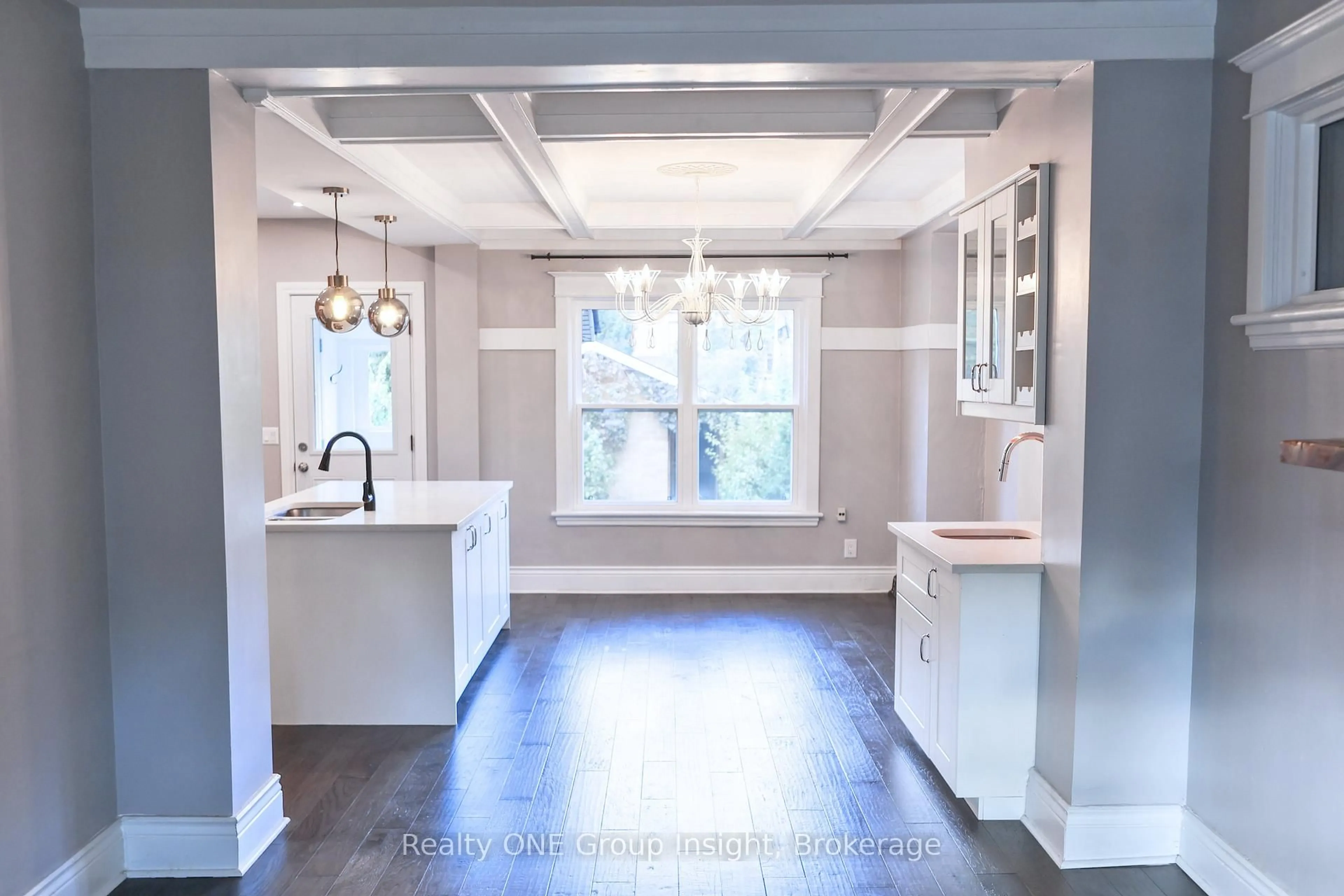 Contemporary bathroom, ceramic/tile floor for 451 King William St, Hamilton Ontario L8L 1R1