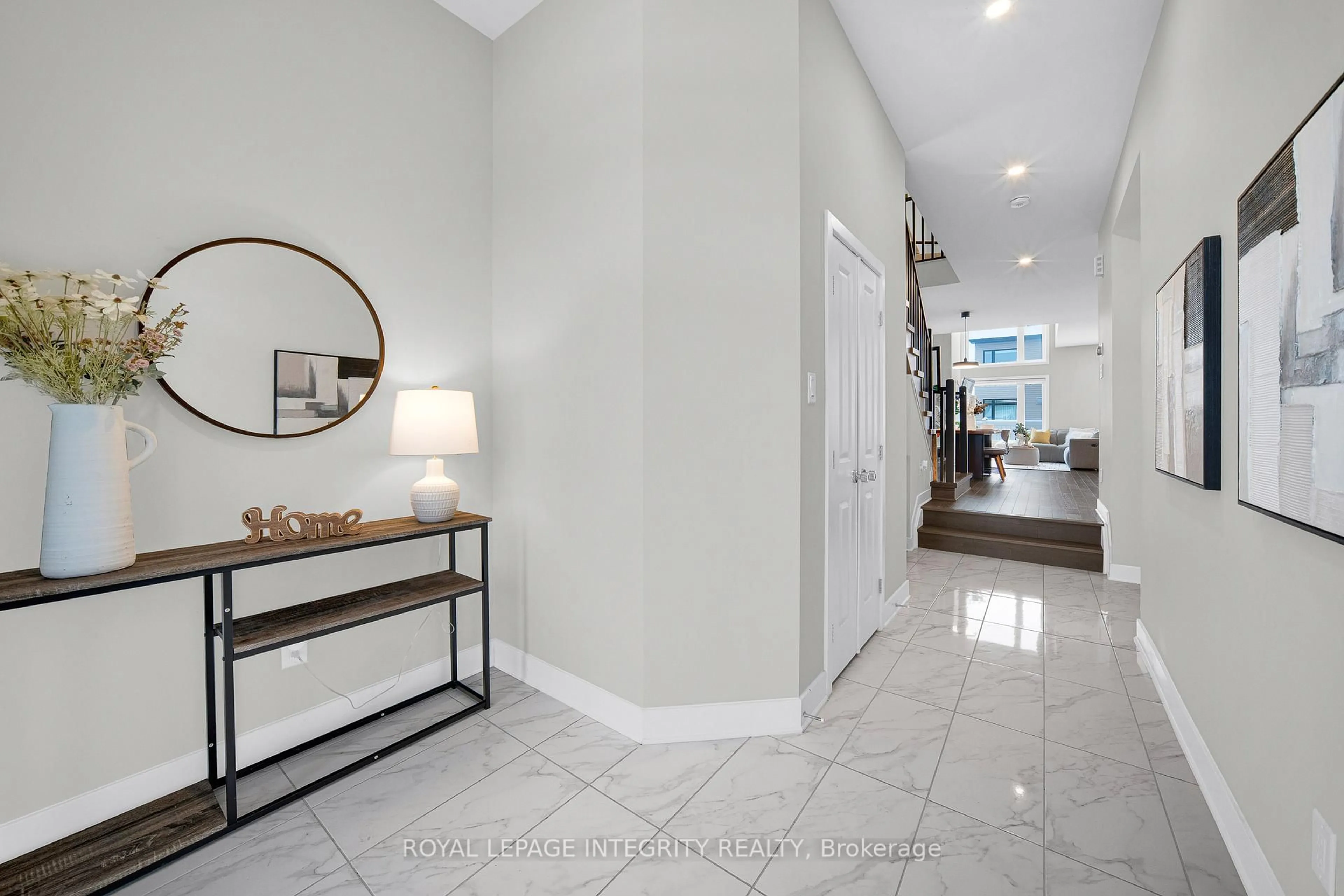 Indoor entryway for 1078 Lunar Glow Cres, Ottawa Ontario K4M 0J8