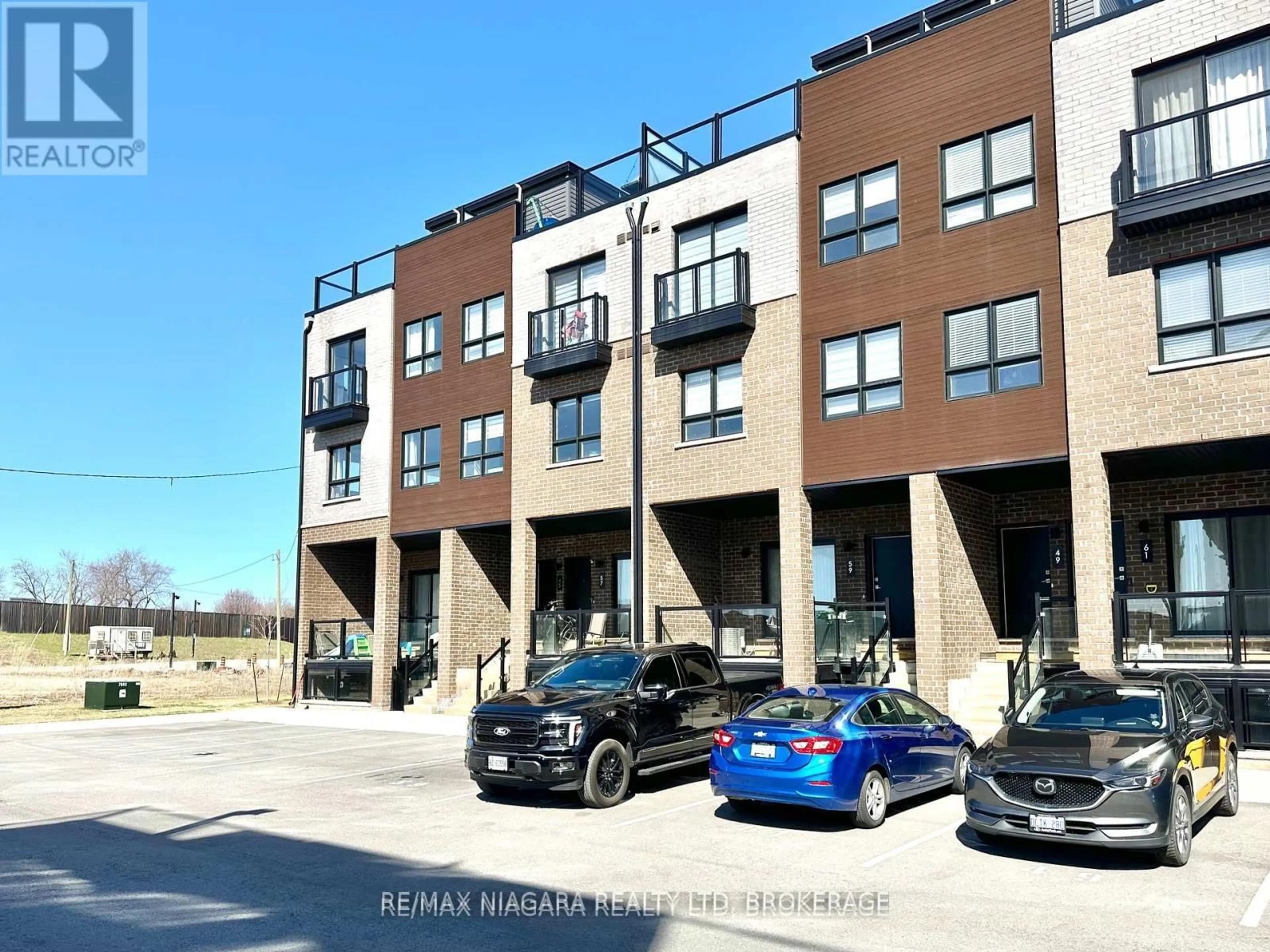 A pic from outside/outdoor area/front of a property/back of a property/a pic from drone, street for 6705 Cropp St #43, Niagara Falls Ontario L2E 0C1