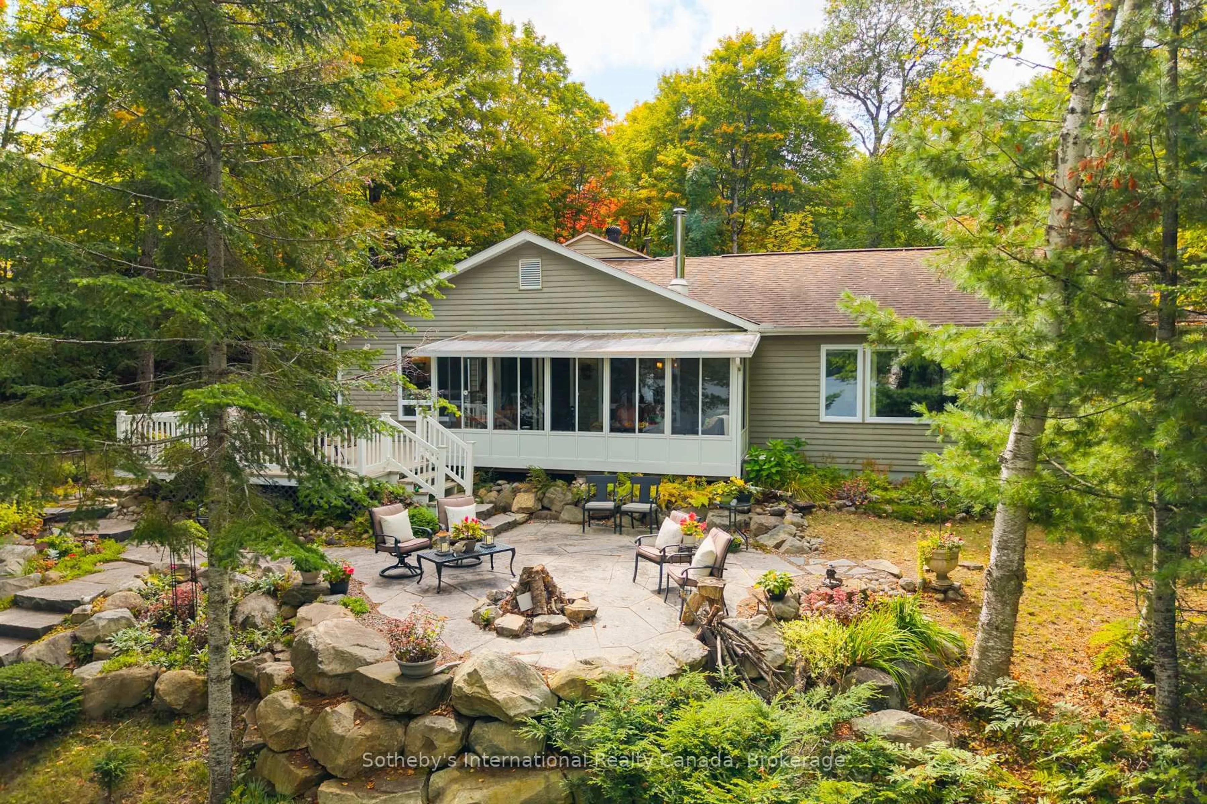 Patio, water/lake/river/ocean view for 20 Fish Rock Rd, Huntsville Ontario P1H 2N5
