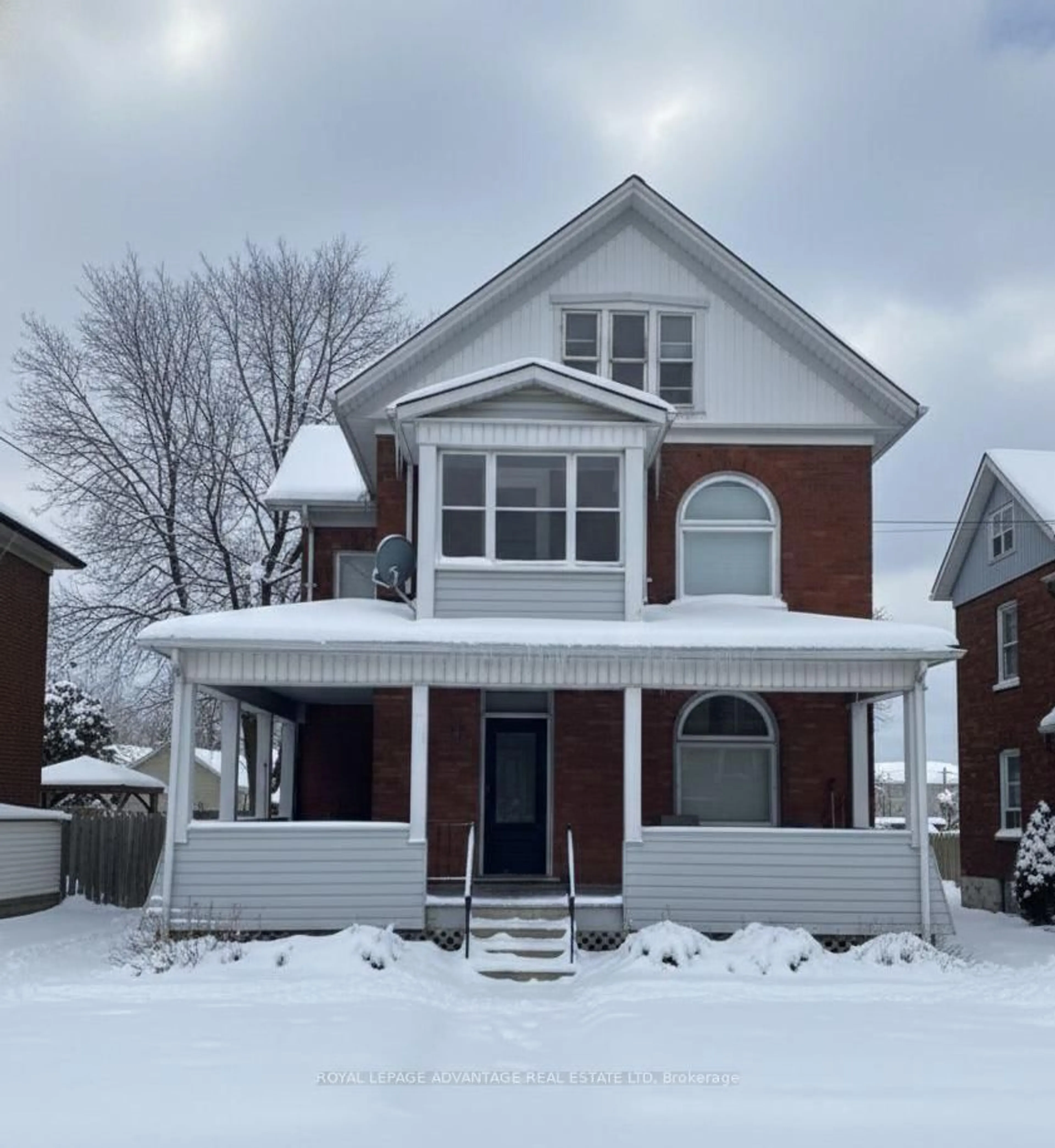 Home with brick exterior material, street for 28 McEwen Ave, Smiths Falls Ontario K7A 2K4