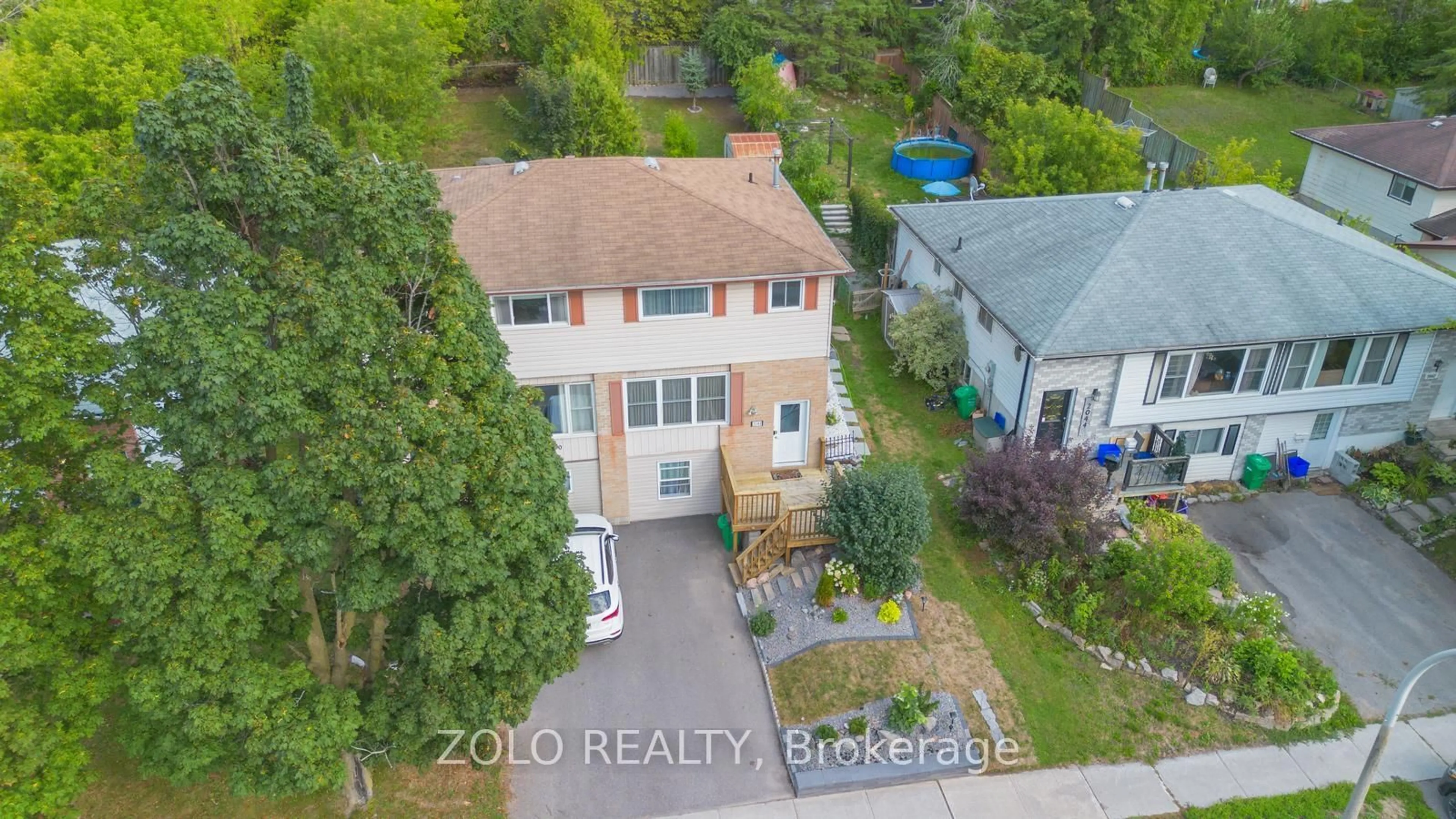 A pic from outside/outdoor area/front of a property/back of a property/a pic from drone, street for 2048 Walker Ave, Peterborough Ontario K9L 1S1