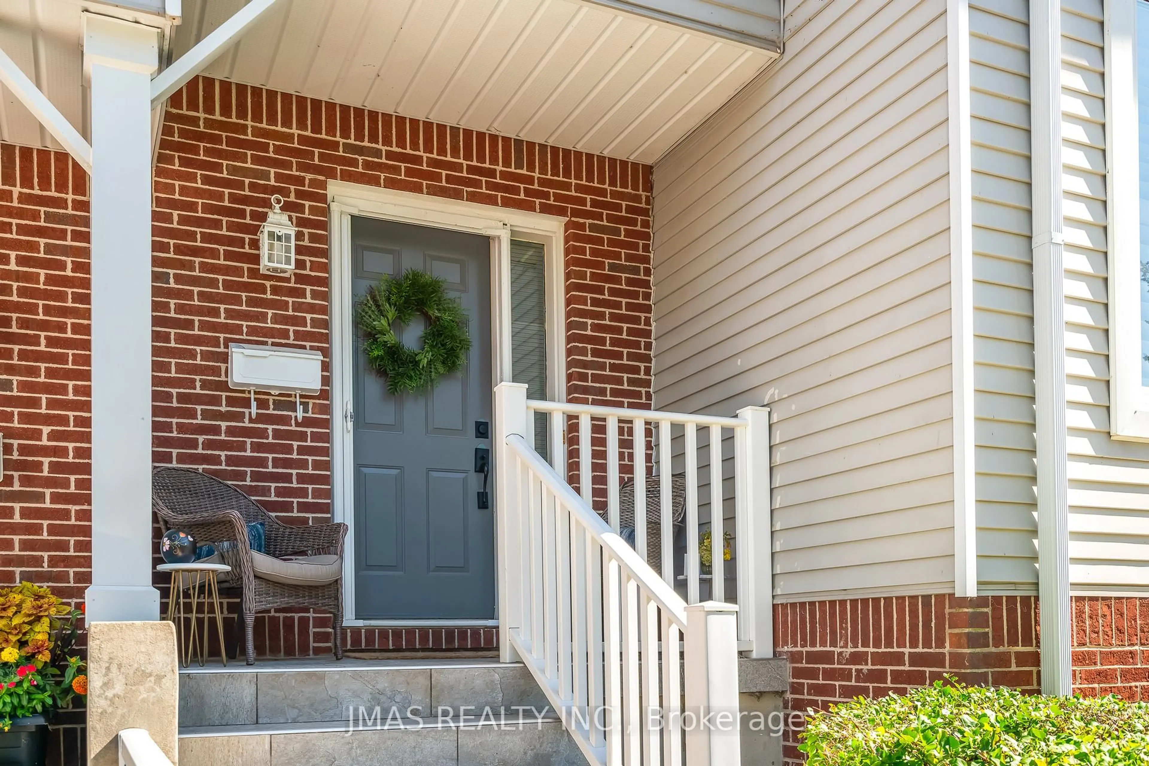 Indoor entryway for 5 LAKESIDE Dr #26, St. Catharines Ontario L2M 1P3