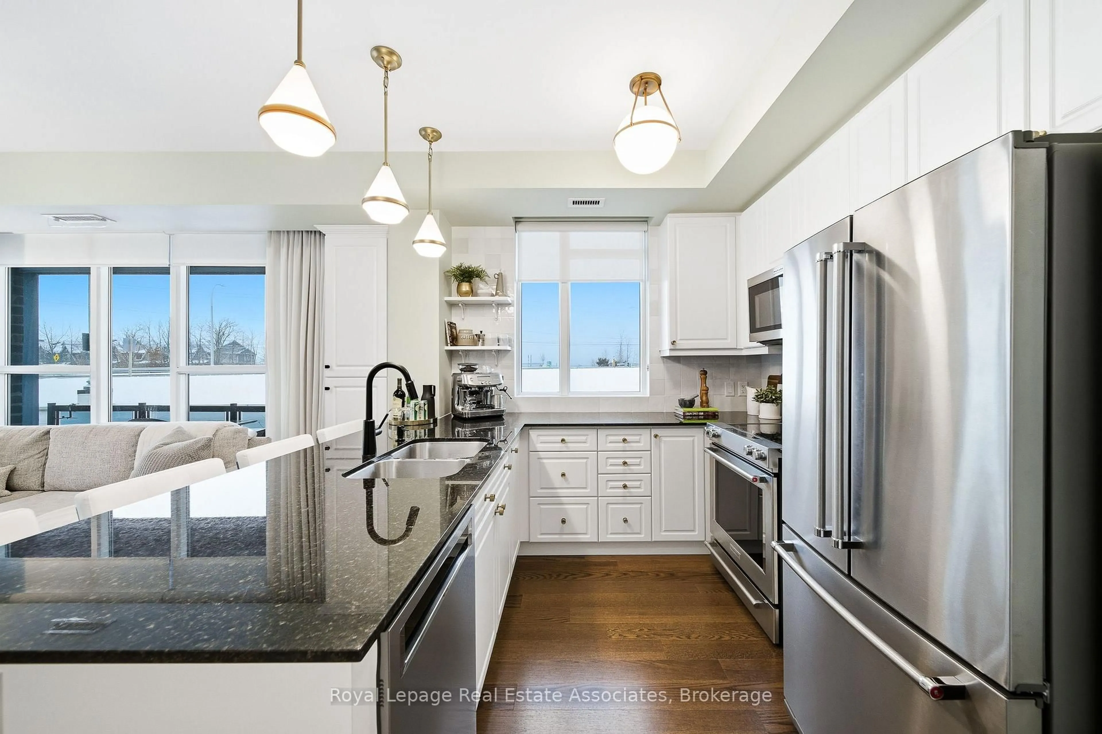 Open concept kitchen, ceramic/tile floor for 16 Concord Pl #112, Grimsby Ontario L3M 0J1