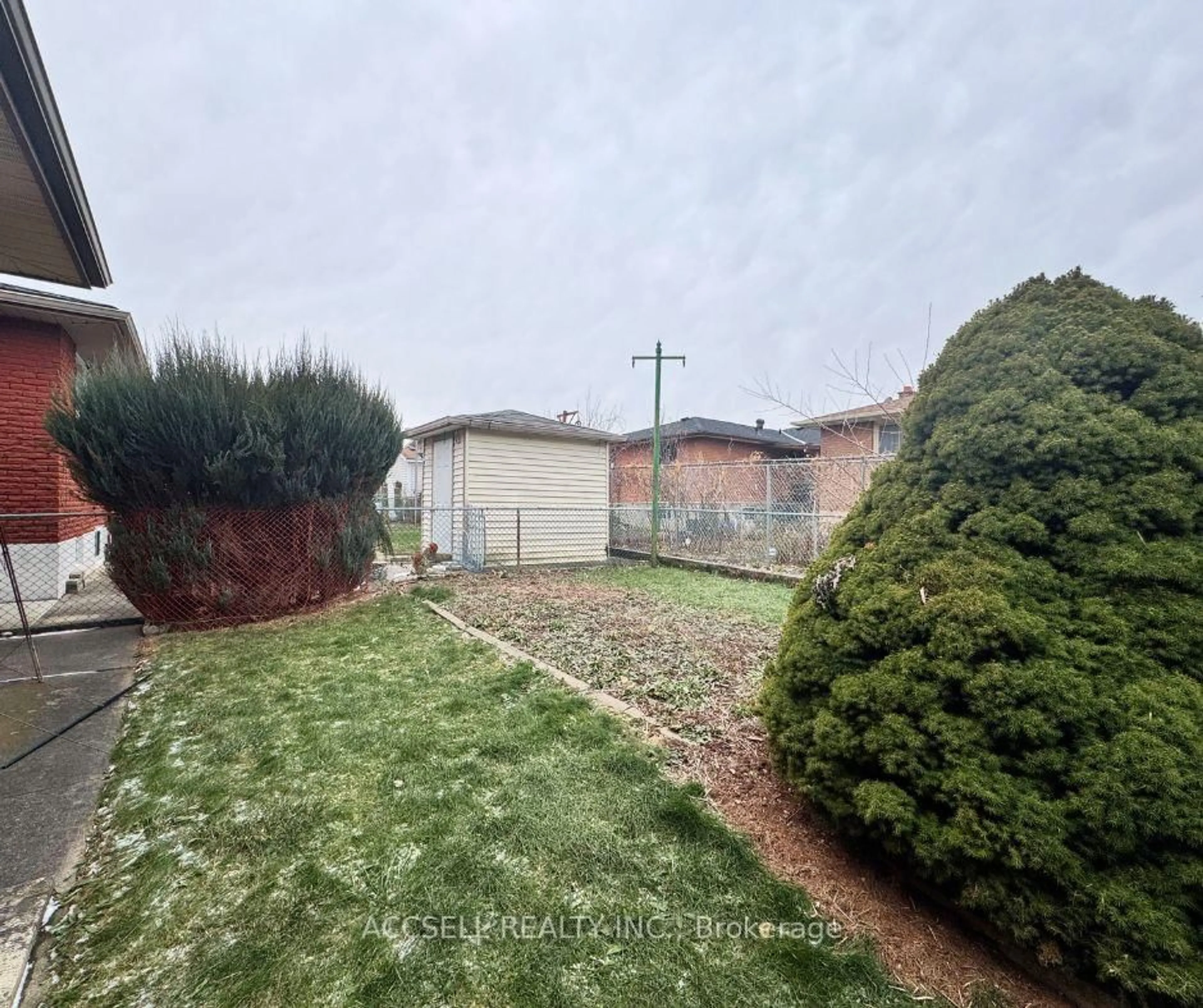 A pic from outside/outdoor area/front of a property/back of a property/a pic from drone, street for 163 Marcella Cres, Hamilton Ontario L8K 6G2