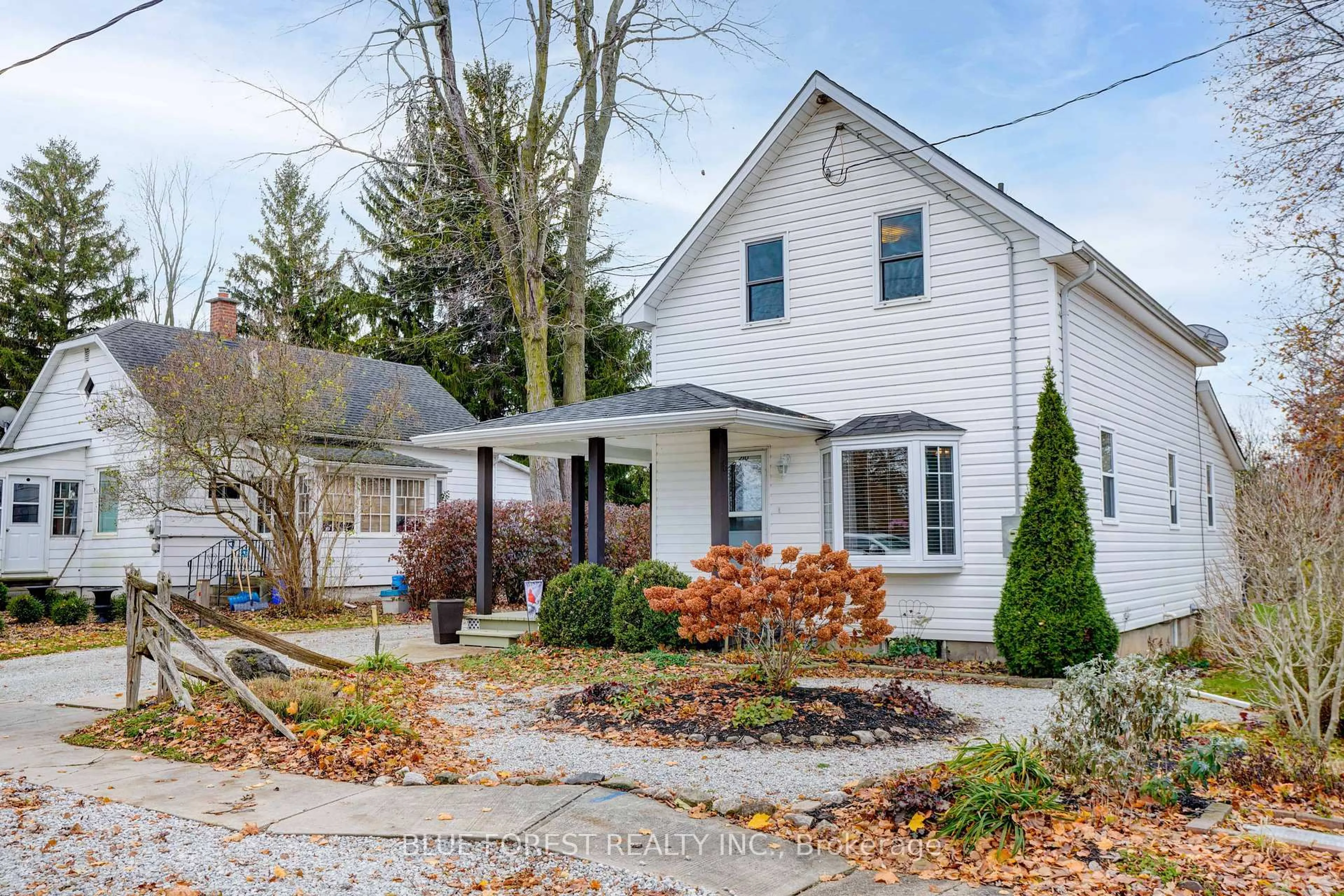 Home with vinyl exterior material, street for 210 Jane St, West Elgin Ontario N0L 2C0